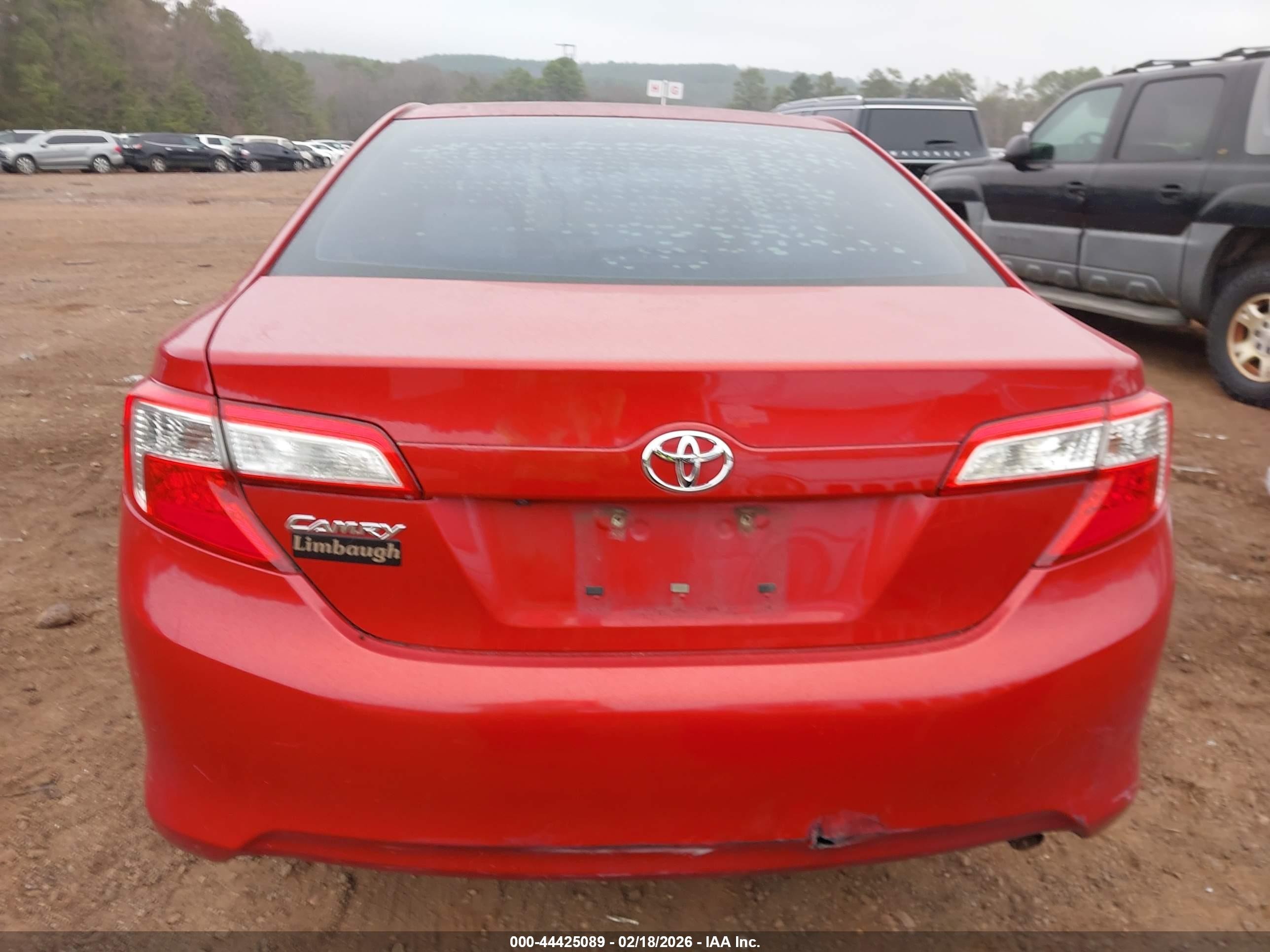 2014 Toyota Camry L Red vin: 4T1BF1FK6EU784797