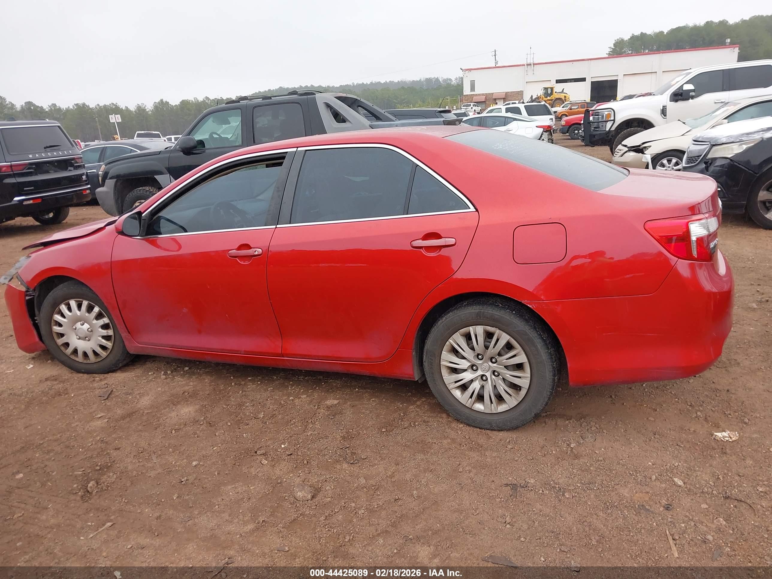 2014 Toyota Camry L Red vin: 4T1BF1FK6EU784797