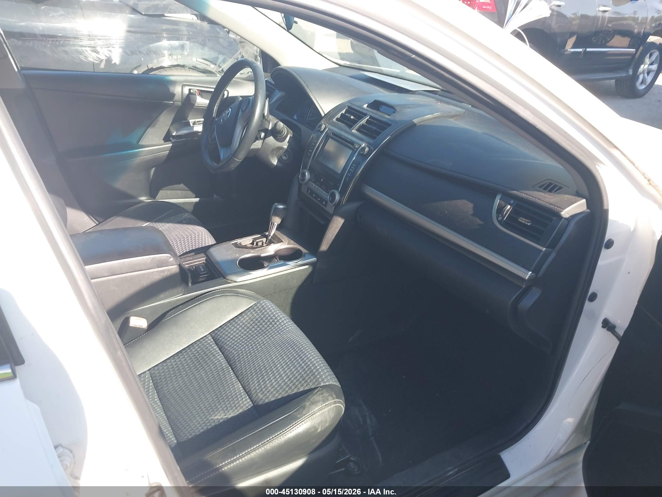 2014 Toyota Camry Se White vin: 4T1BF1FK6EU792995