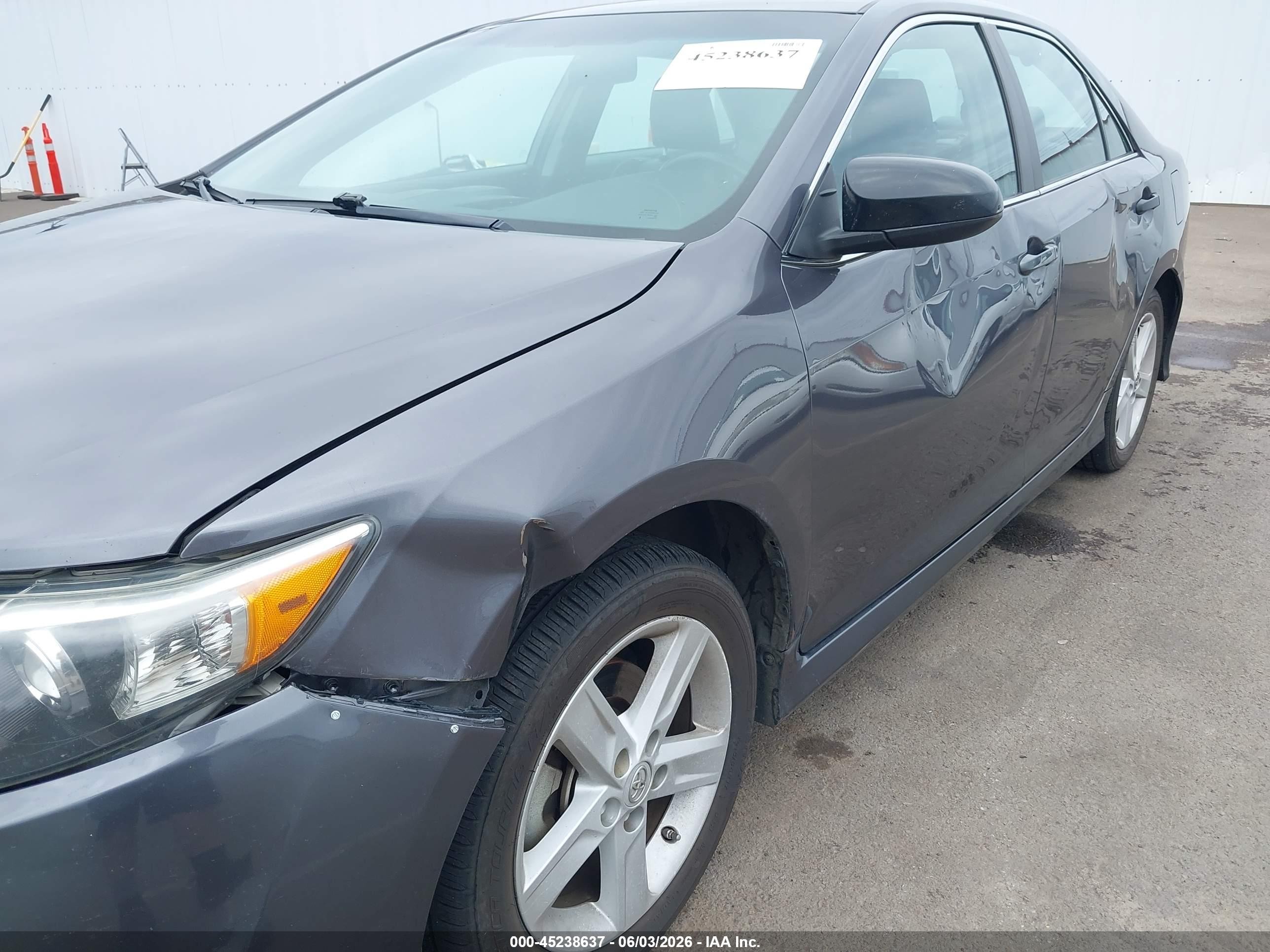 2014 Toyota Camry Se Gray vin: 4T1BF1FK6EU827664