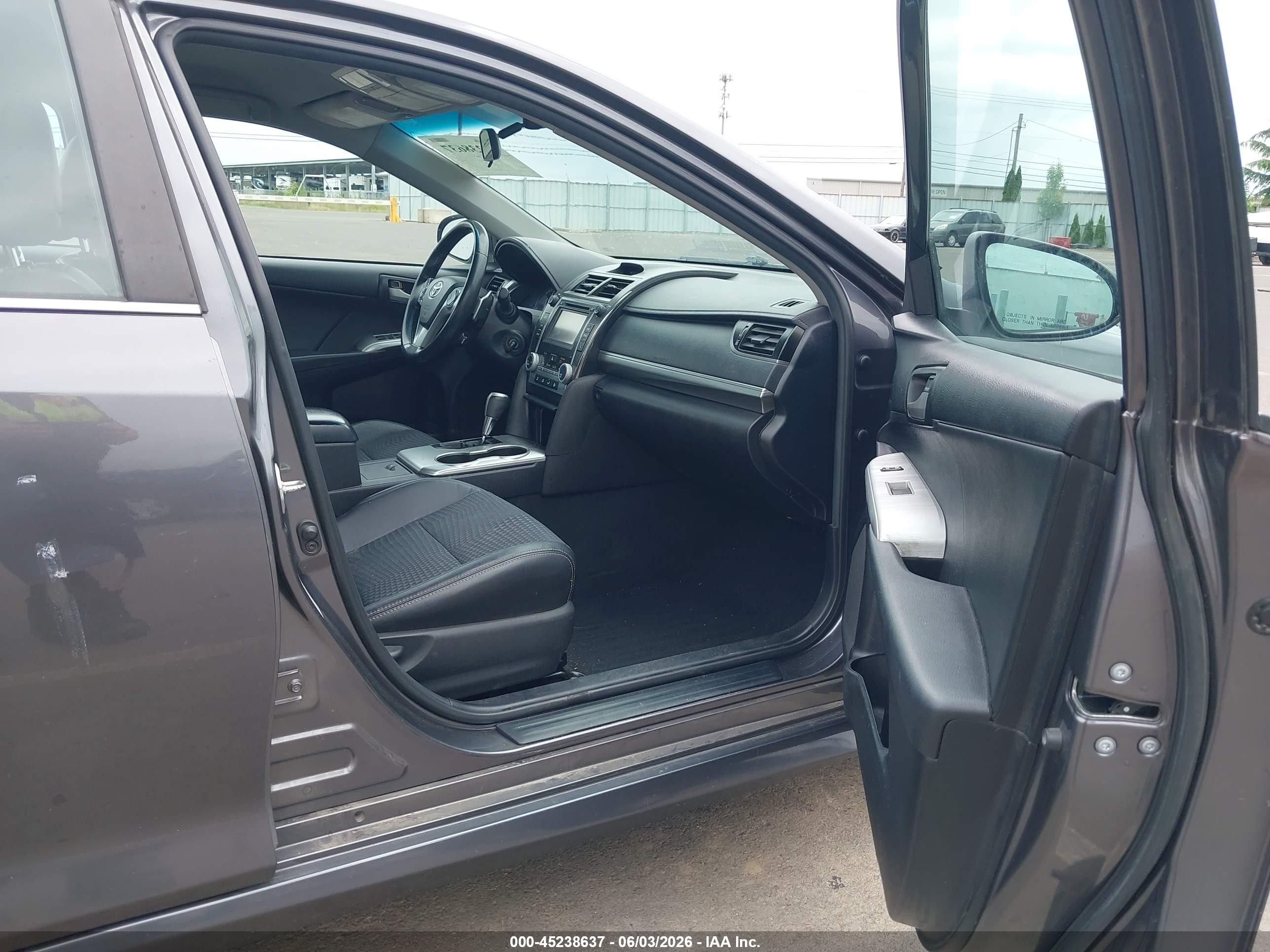 2014 Toyota Camry Se Gray vin: 4T1BF1FK6EU827664