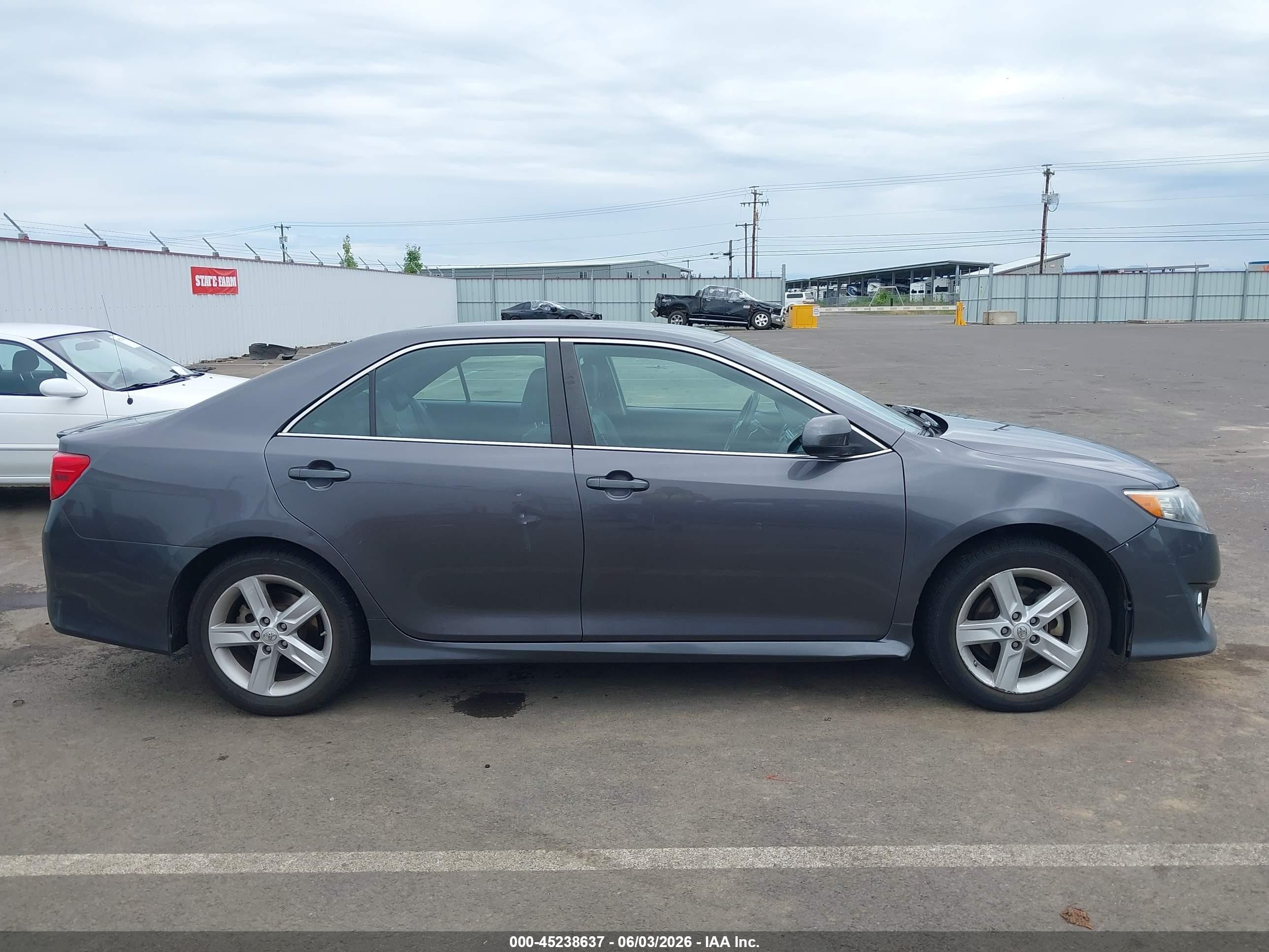 2014 Toyota Camry Se Gray vin: 4T1BF1FK6EU827664