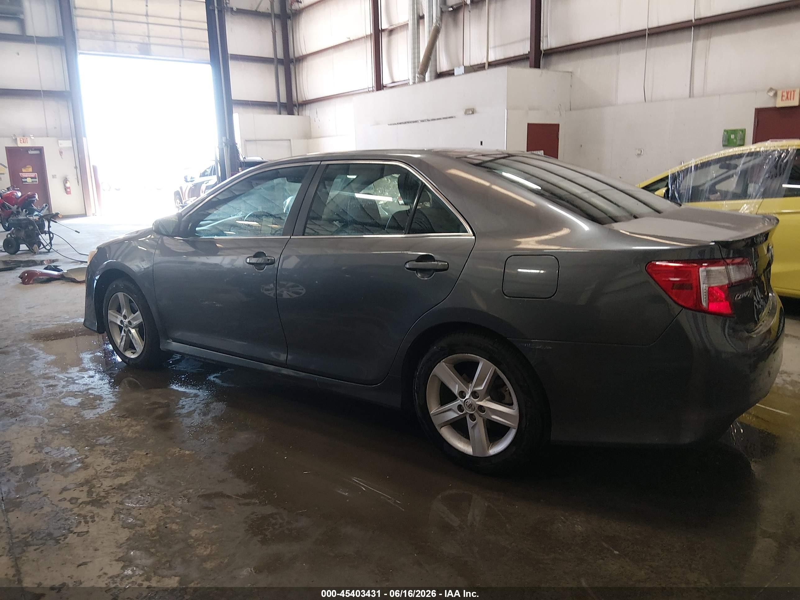 2014 Toyota Camry Se Gray vin: 4T1BF1FK6EU840852