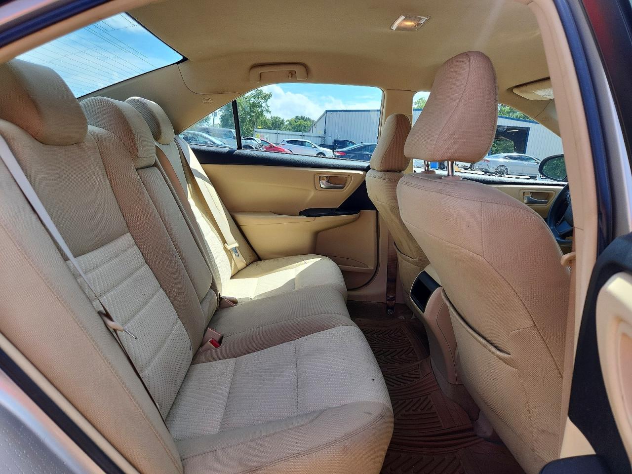 2015 Toyota Camry Le Gold vin: 4T1BF1FK6FU004122