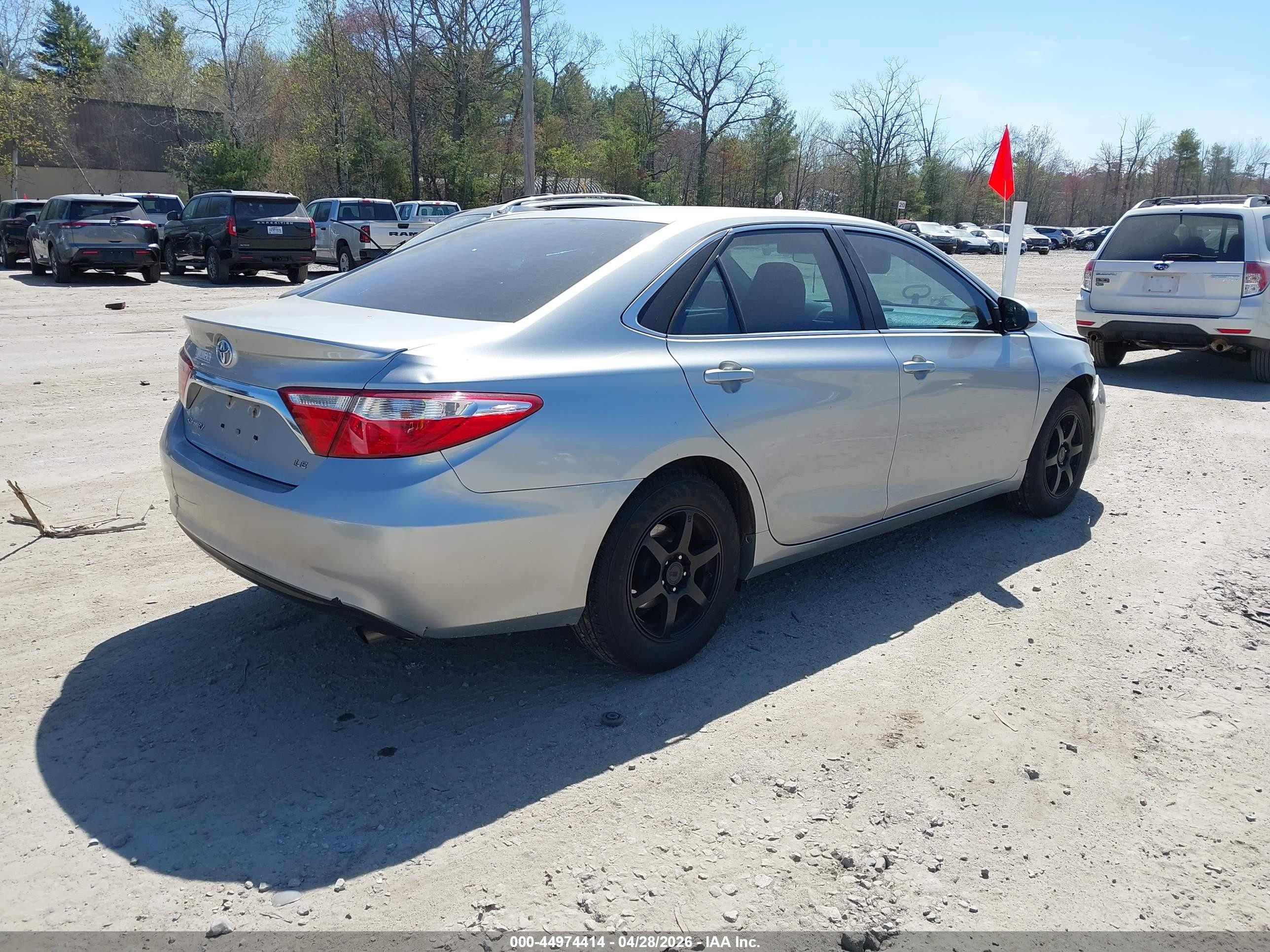 2015 Toyota Camry Le Серый vin: 4T1BF1FK6FU006064