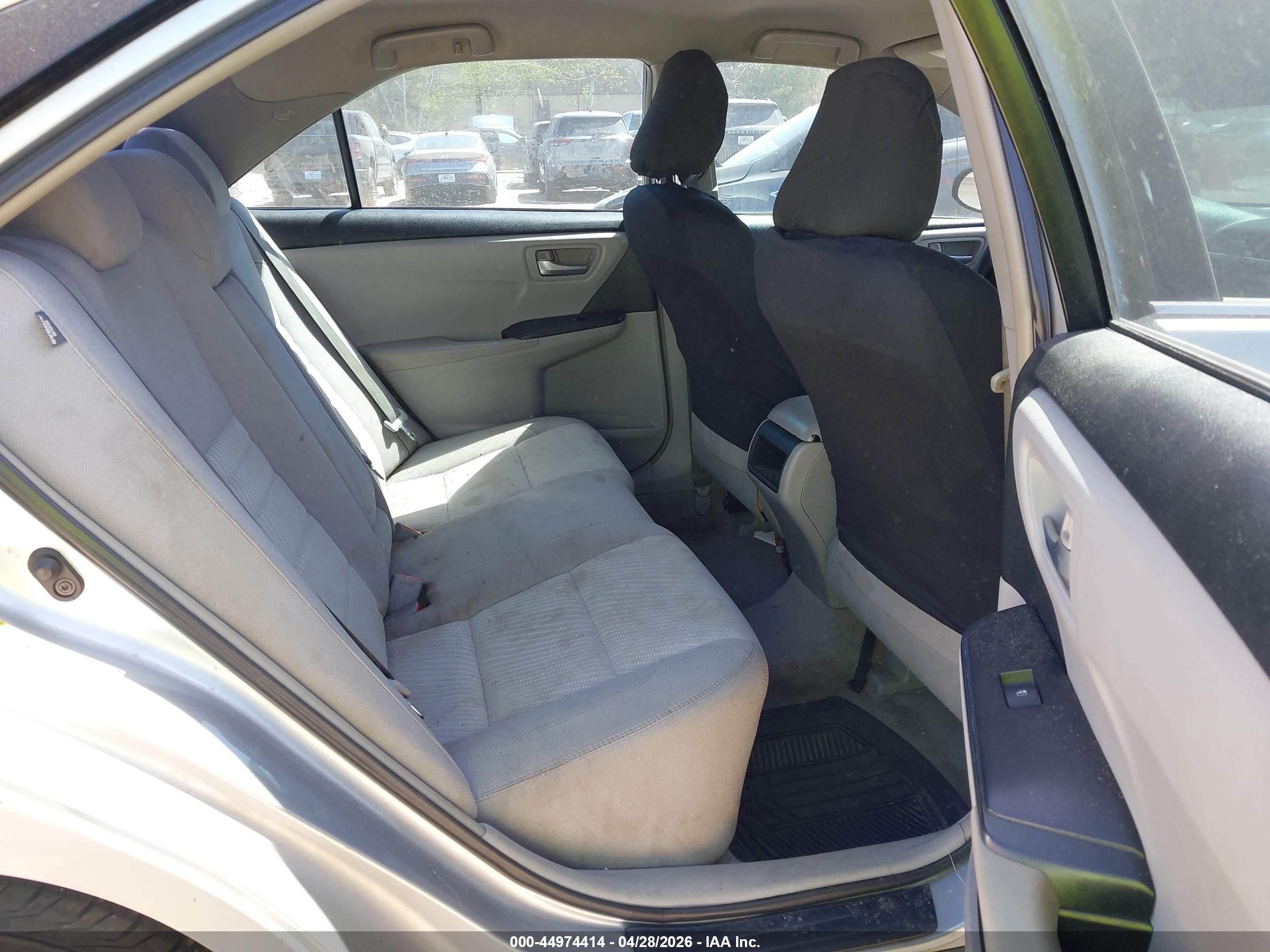 2015 Toyota Camry Le Серый vin: 4T1BF1FK6FU006064
