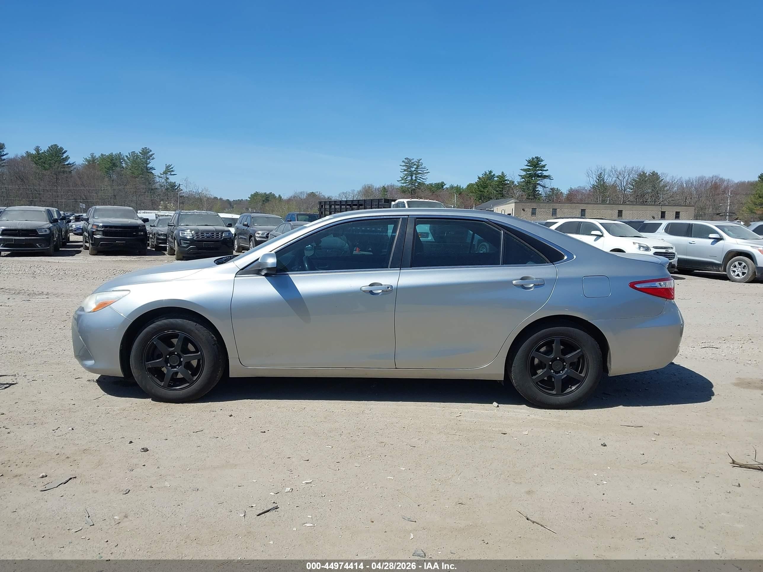2015 Toyota Camry Le Серый vin: 4T1BF1FK6FU006064