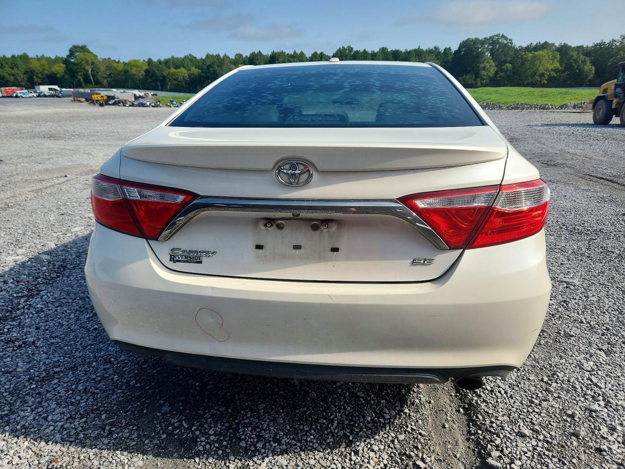 2015 Toyota Camry Se White vin: 4T1BF1FK6FU009269