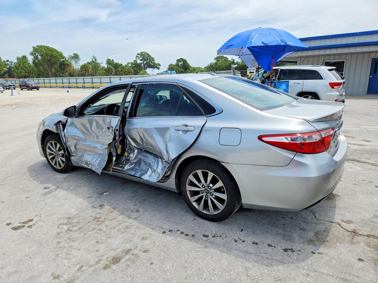 2015 Toyota Camry Xle Silver vin: 4T1BF1FK6FU011054