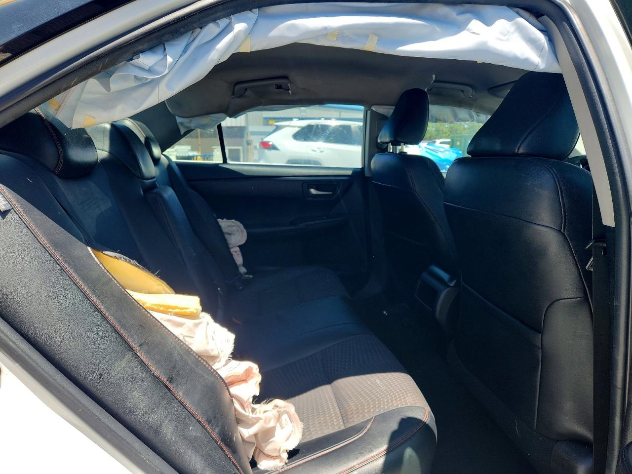 2015 Toyota Camry Se White vin: 4T1BF1FK6FU013788