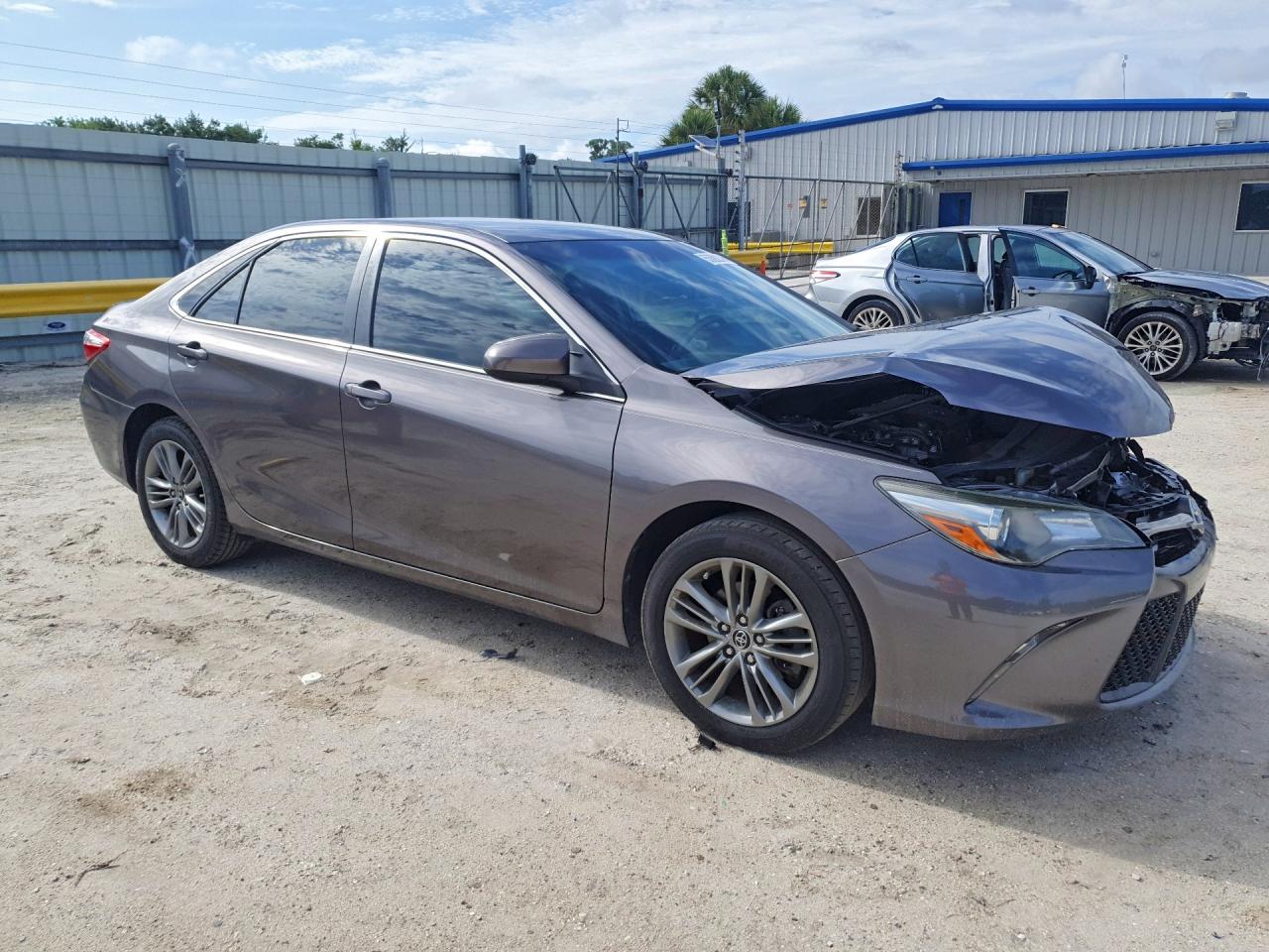 2015 Toyota Camry Se Gray vin: 4T1BF1FK6FU018327