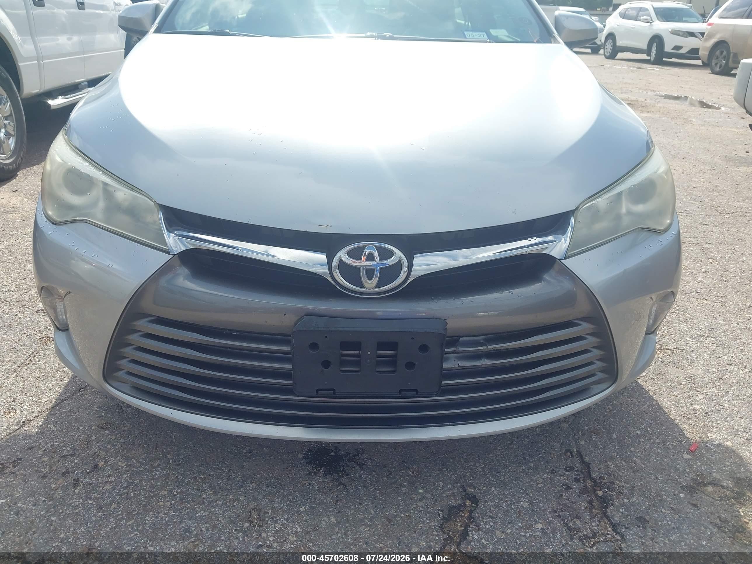 2015 Toyota Camry Le Silver vin: 4T1BF1FK6FU026198