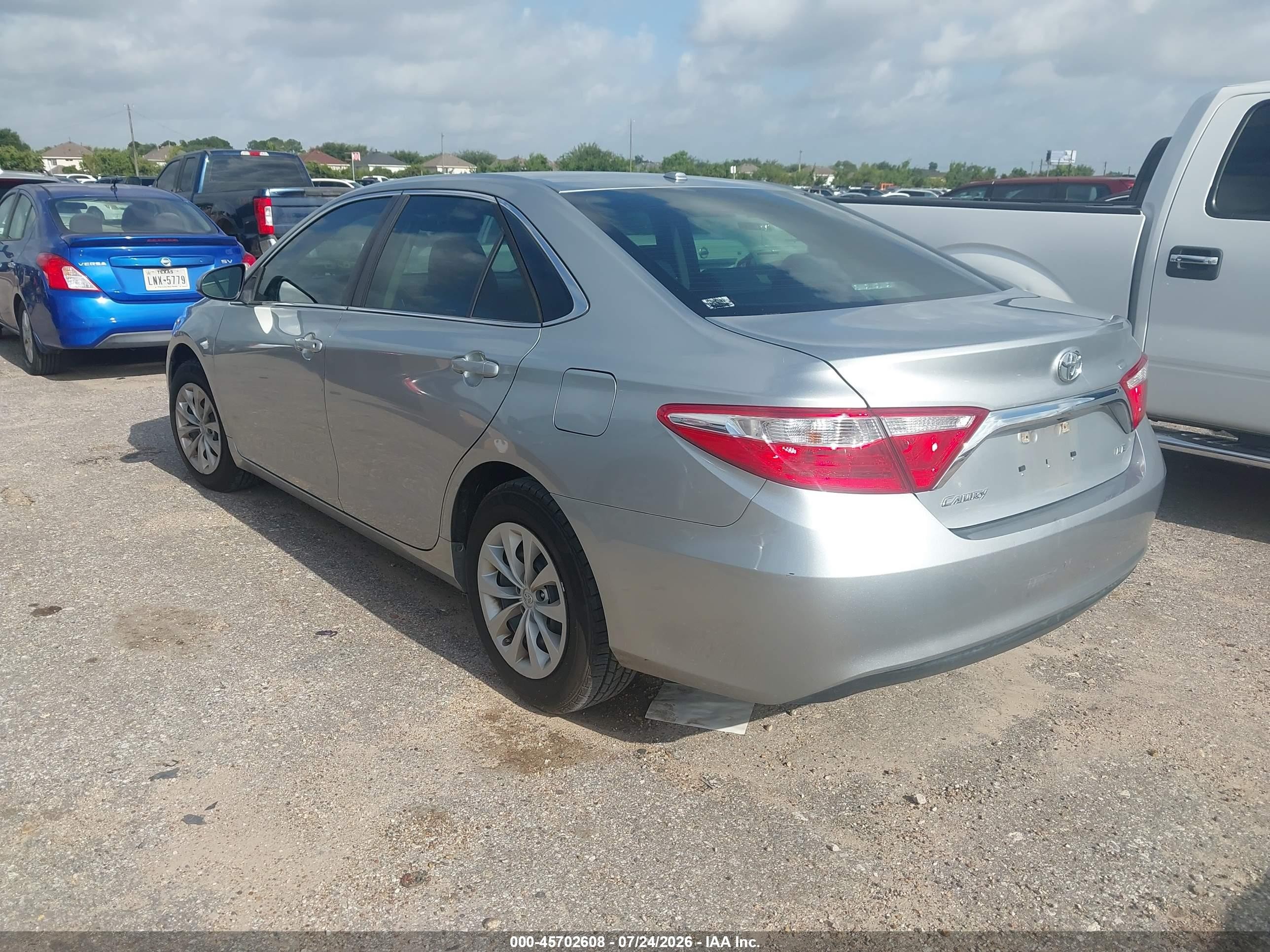 2015 Toyota Camry Le Silver vin: 4T1BF1FK6FU026198