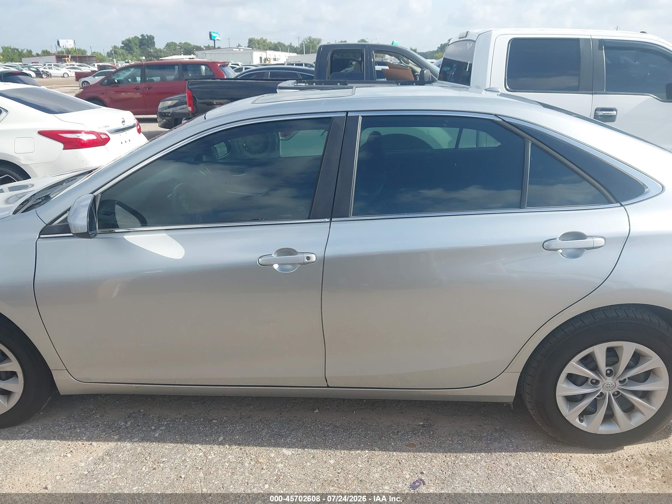 2015 Toyota Camry Le Silver vin: 4T1BF1FK6FU026198