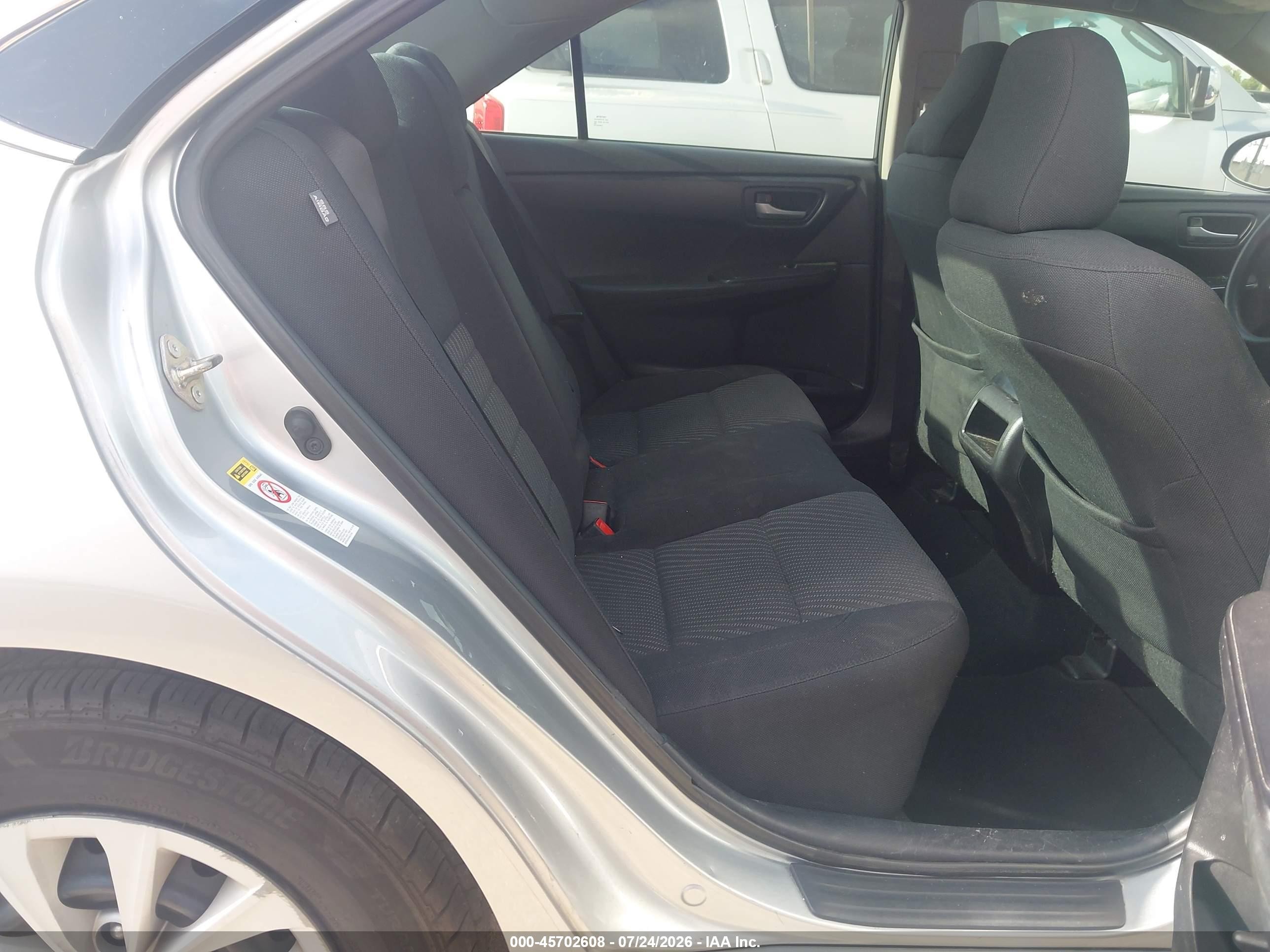 2015 Toyota Camry Le Silver vin: 4T1BF1FK6FU026198