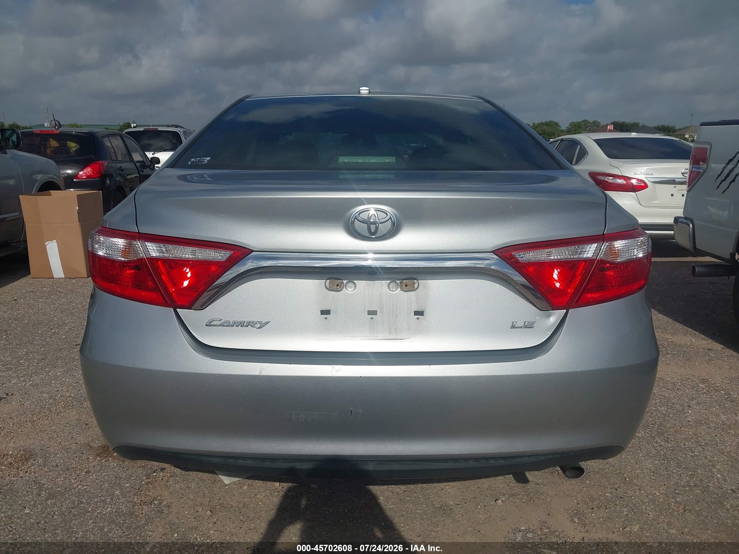2015 Toyota Camry Le Silver vin: 4T1BF1FK6FU026198