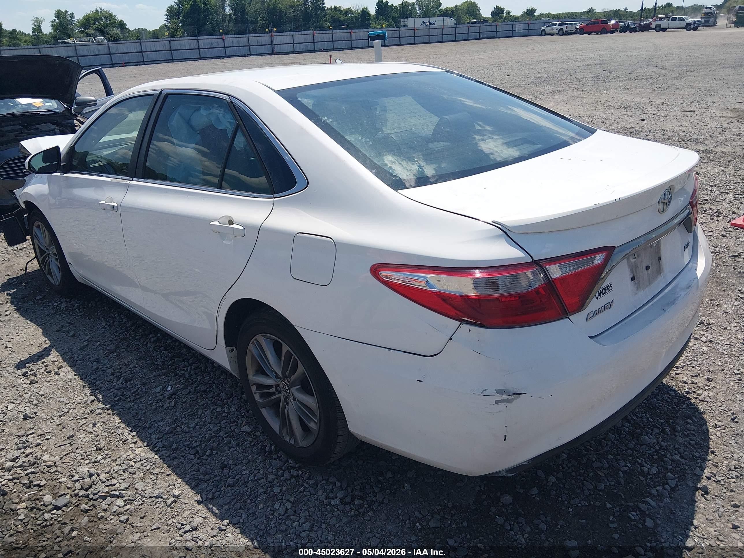 2015 Toyota Camry Se White vin: 4T1BF1FK6FU028940