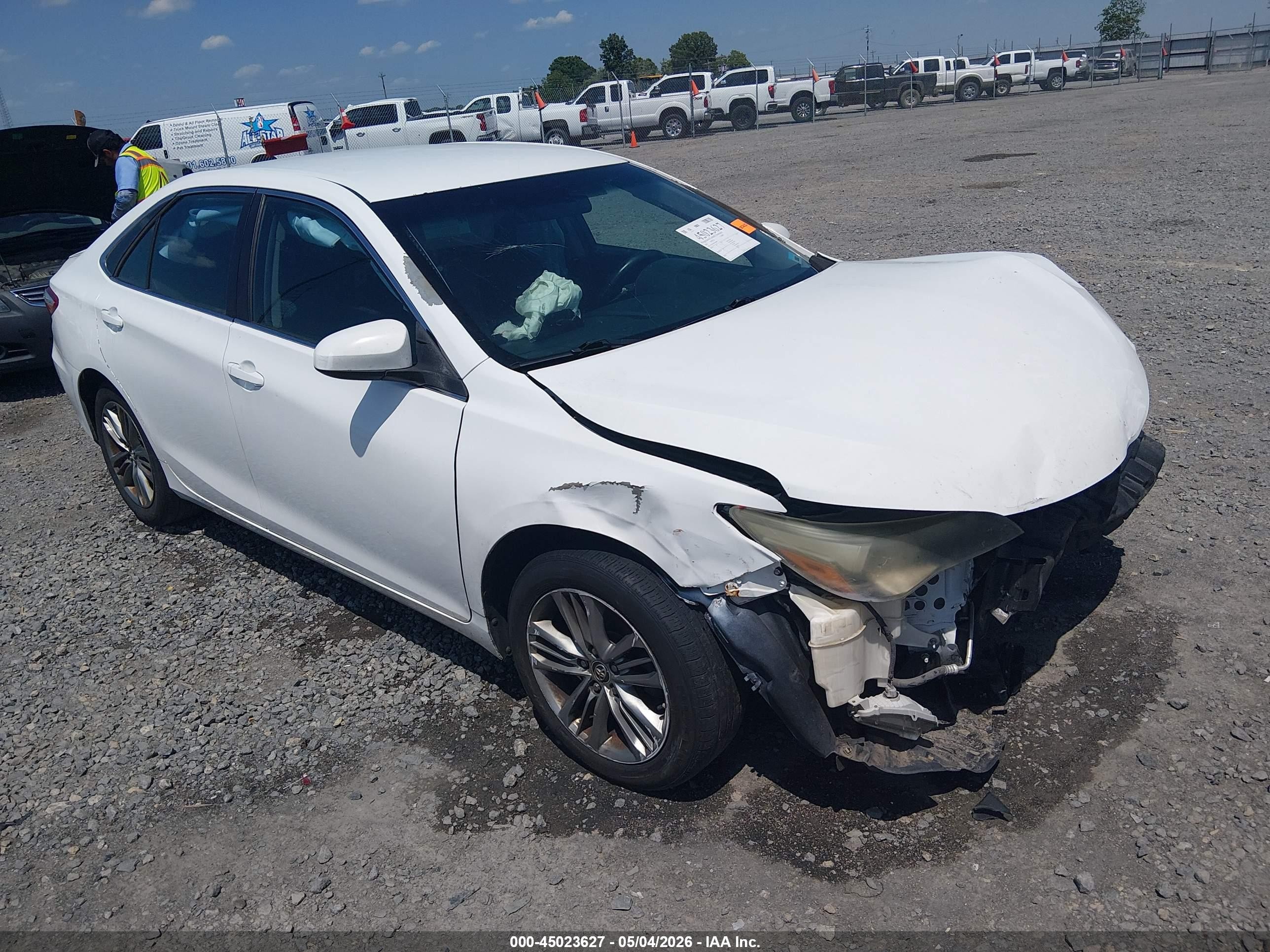 2015 Toyota Camry Se White vin: 4T1BF1FK6FU028940