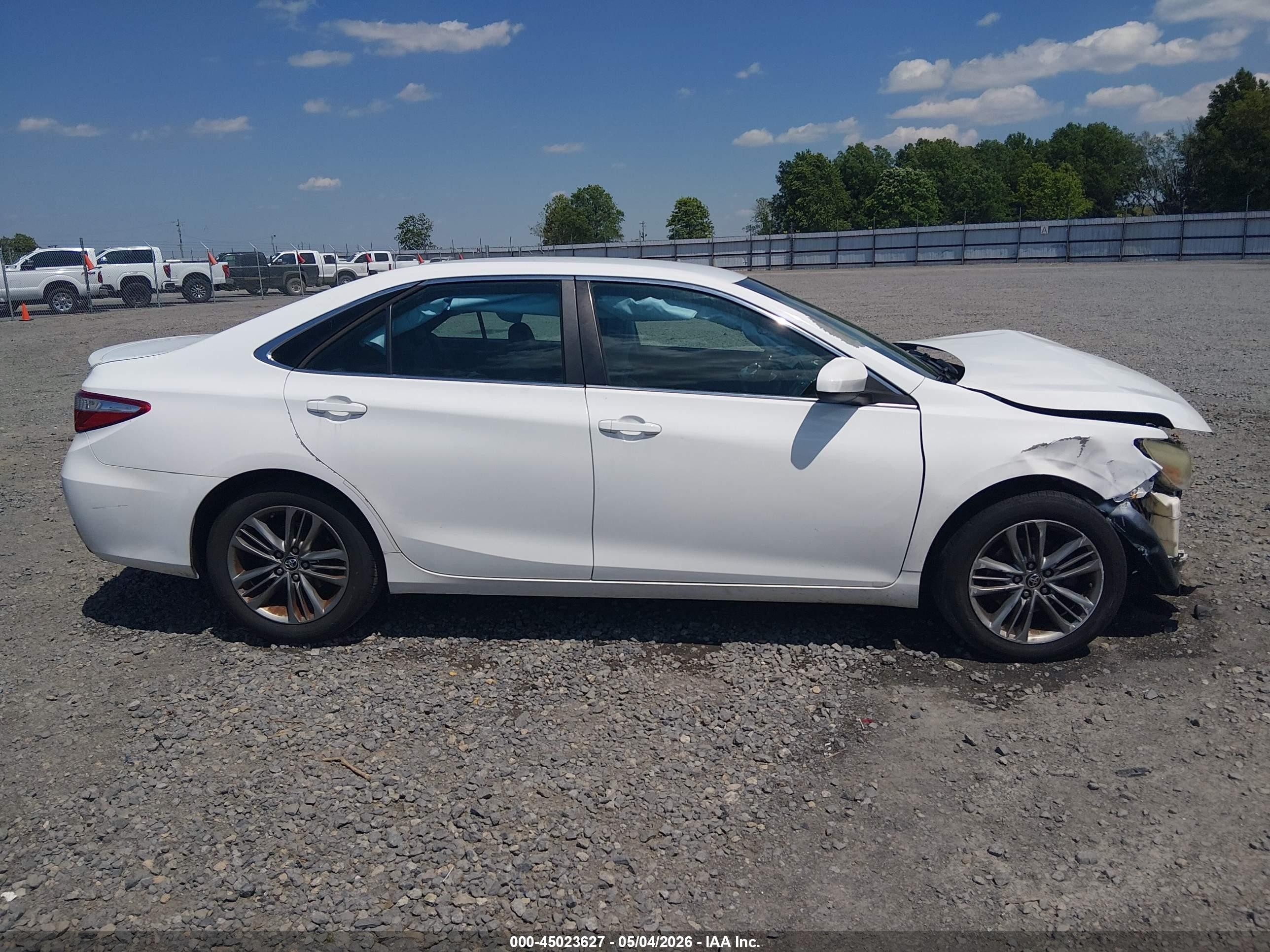 2015 Toyota Camry Se White vin: 4T1BF1FK6FU028940