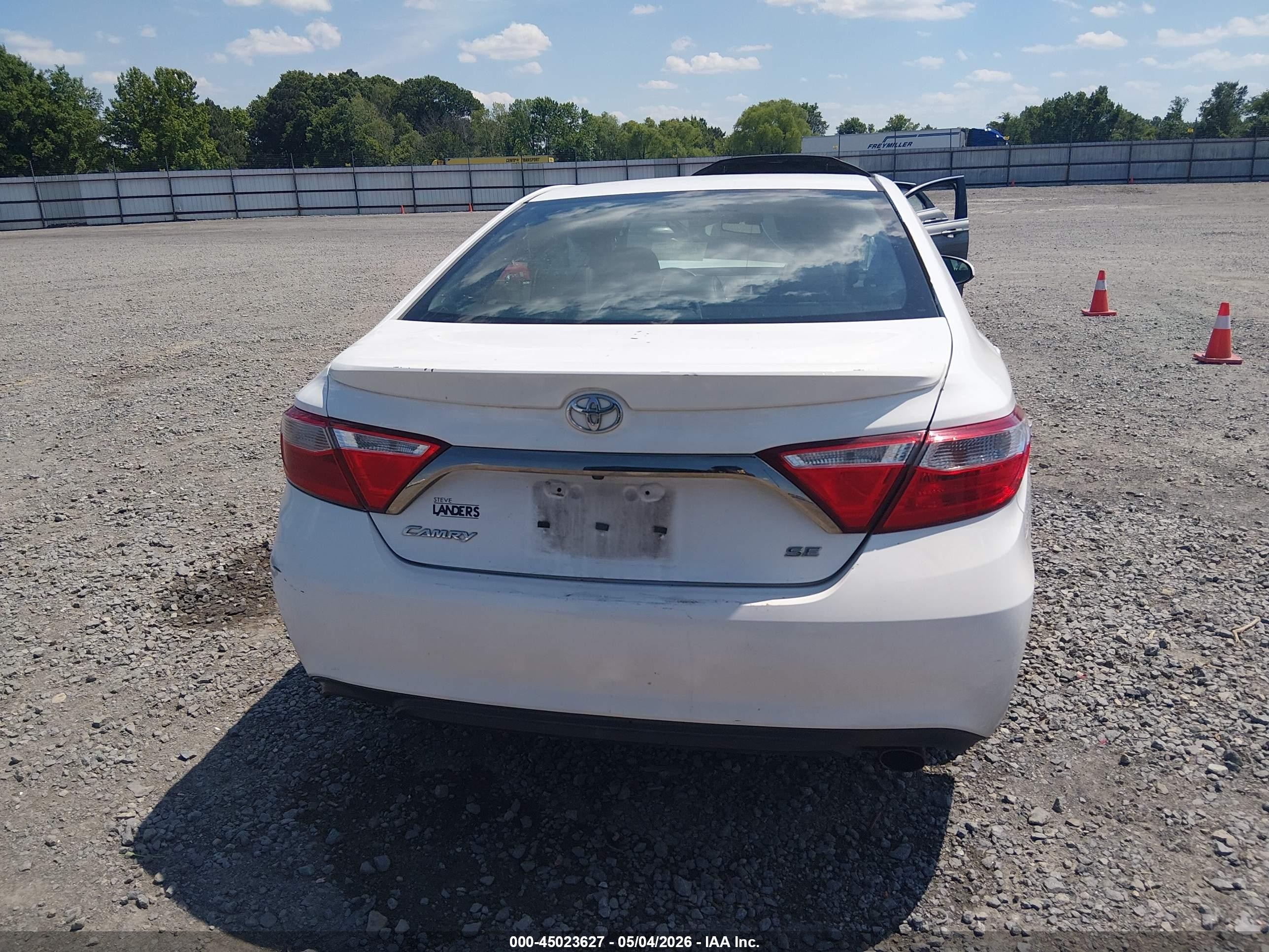 2015 Toyota Camry Se White vin: 4T1BF1FK6FU028940