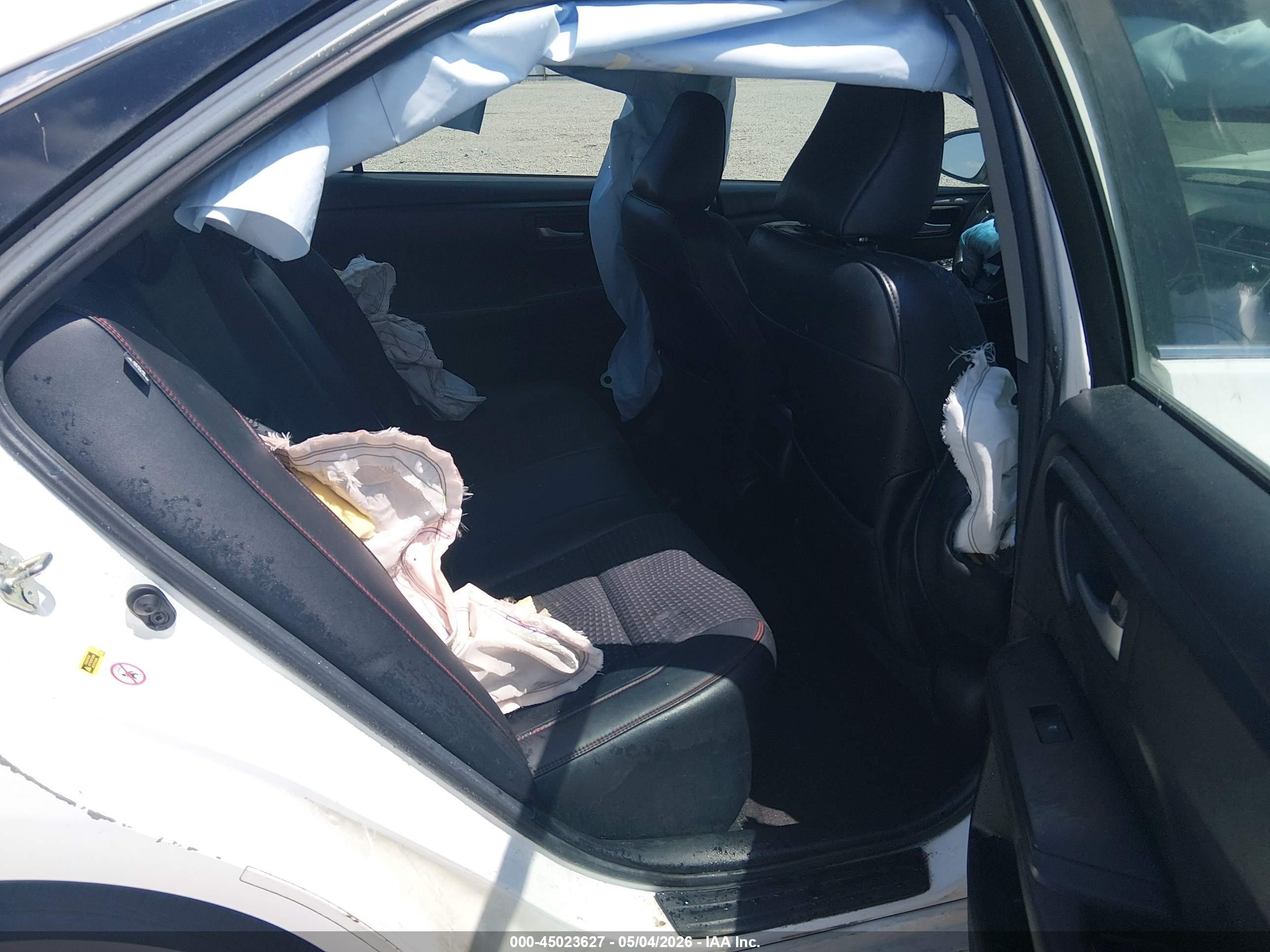 2015 Toyota Camry Se White vin: 4T1BF1FK6FU028940