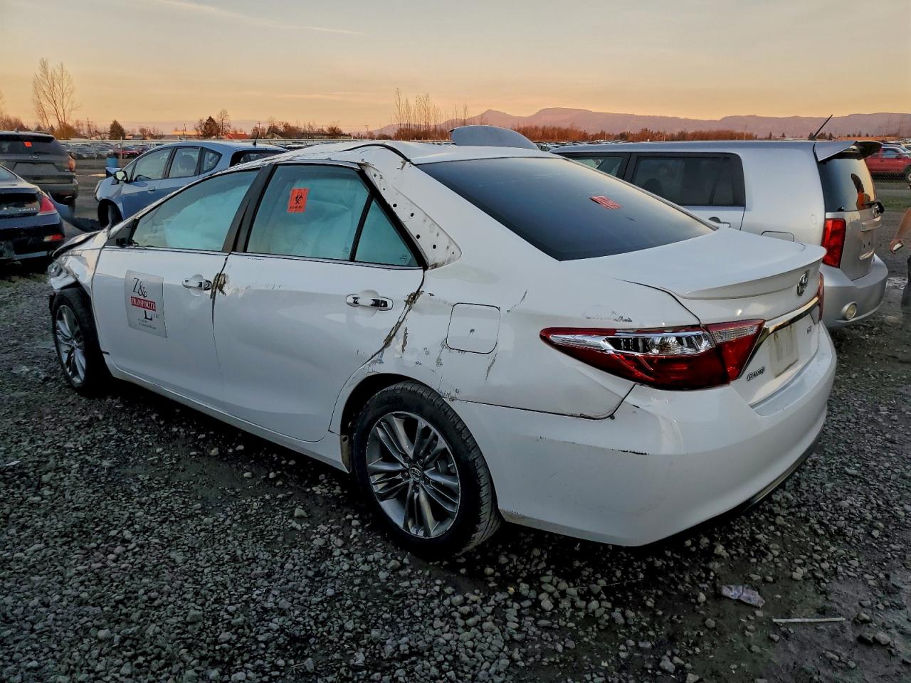 2015 Toyota Camry Le White vin: 4T1BF1FK6FU035760