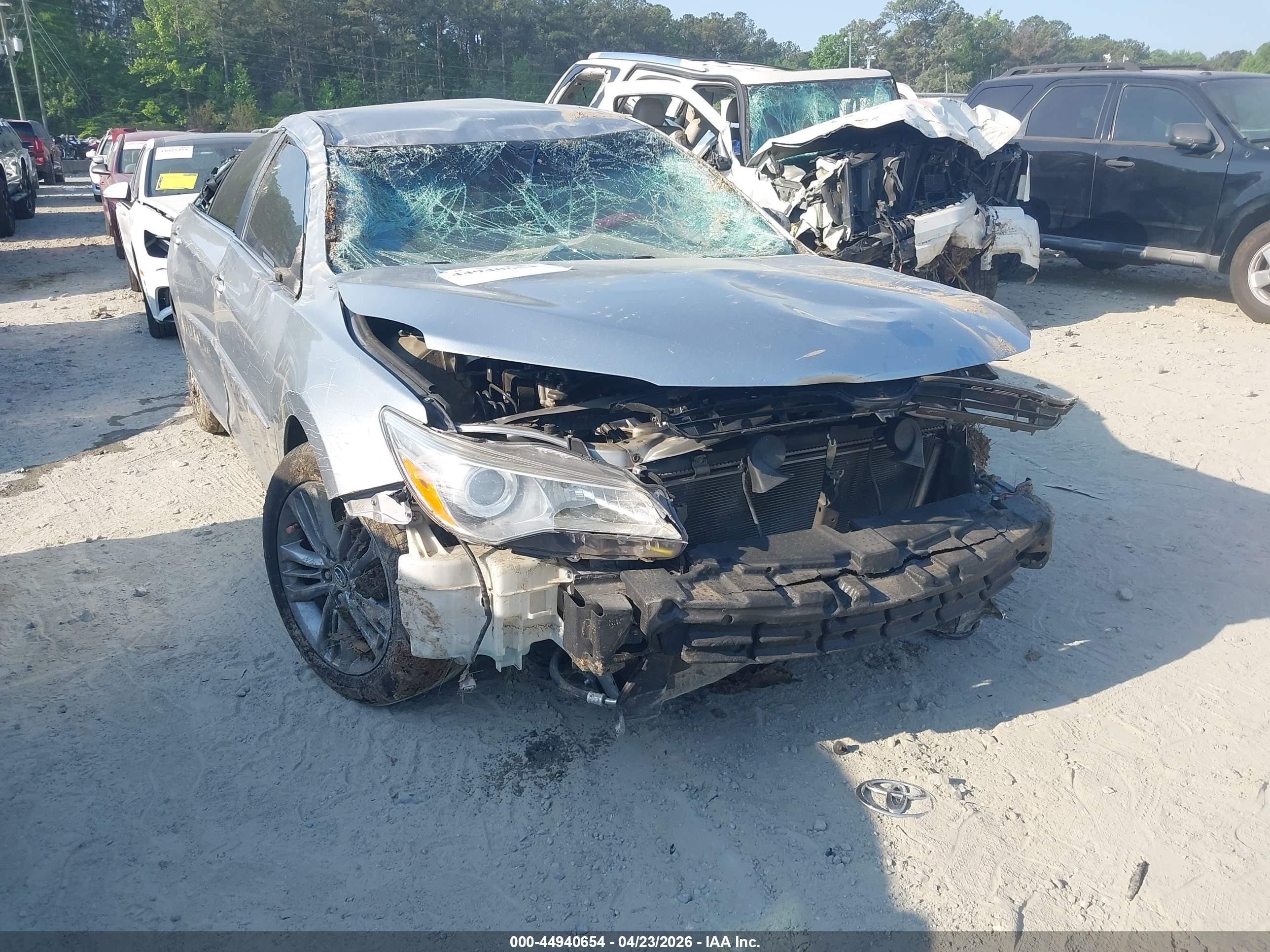 2015 Toyota Camry Se Серебряный vin: 4T1BF1FK6FU074302