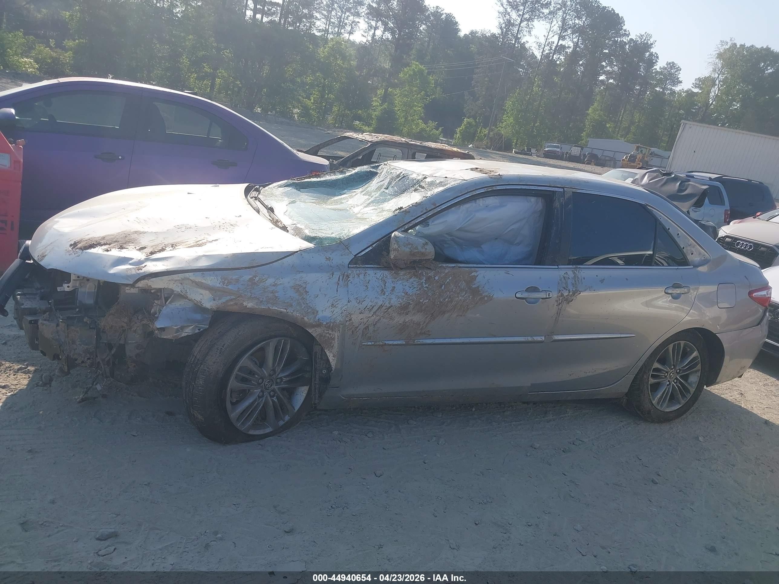 2015 Toyota Camry Se Серебряный vin: 4T1BF1FK6FU074302
