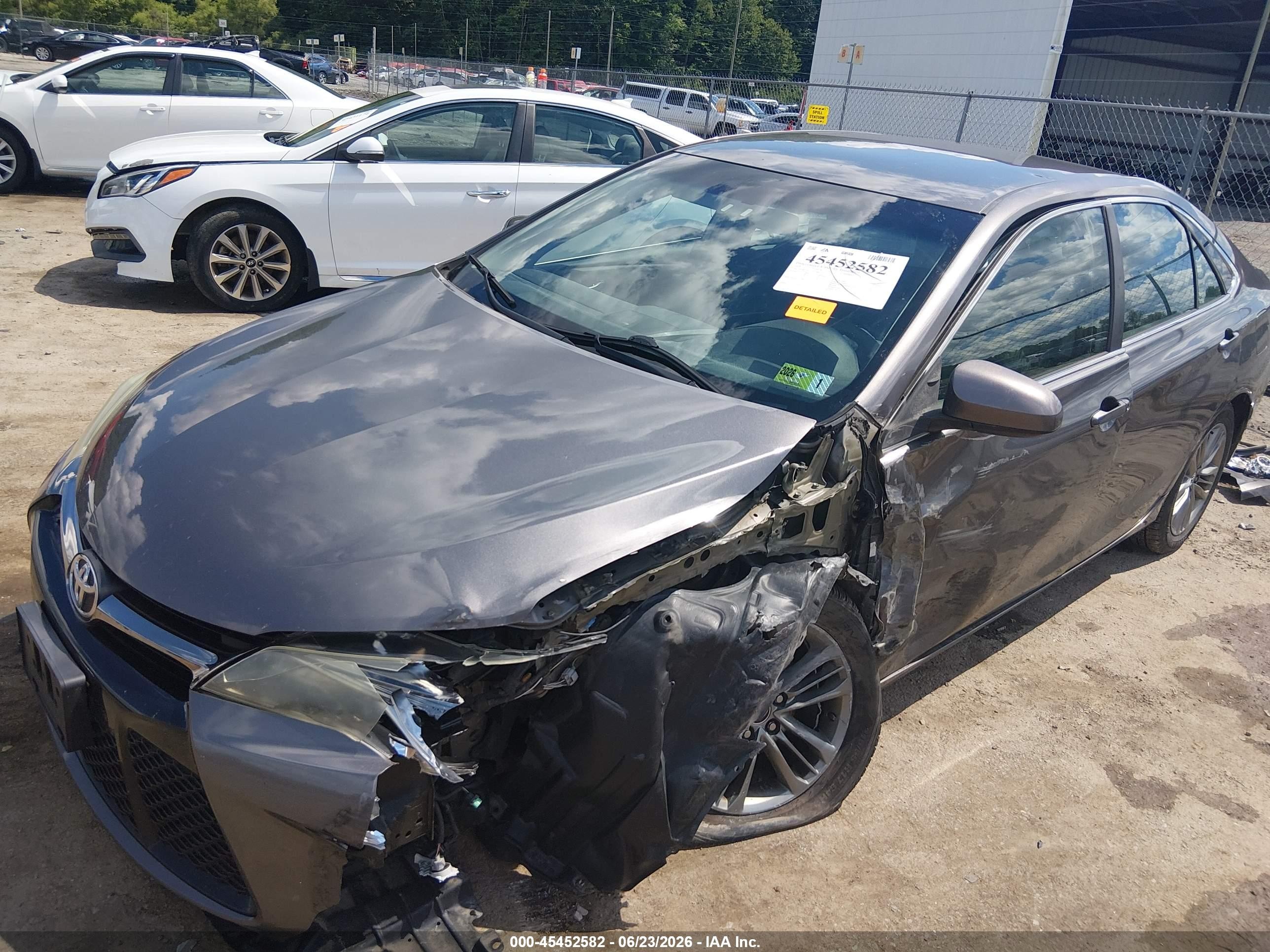 2015 Toyota Camry Se Серый vin: 4T1BF1FK6FU477681