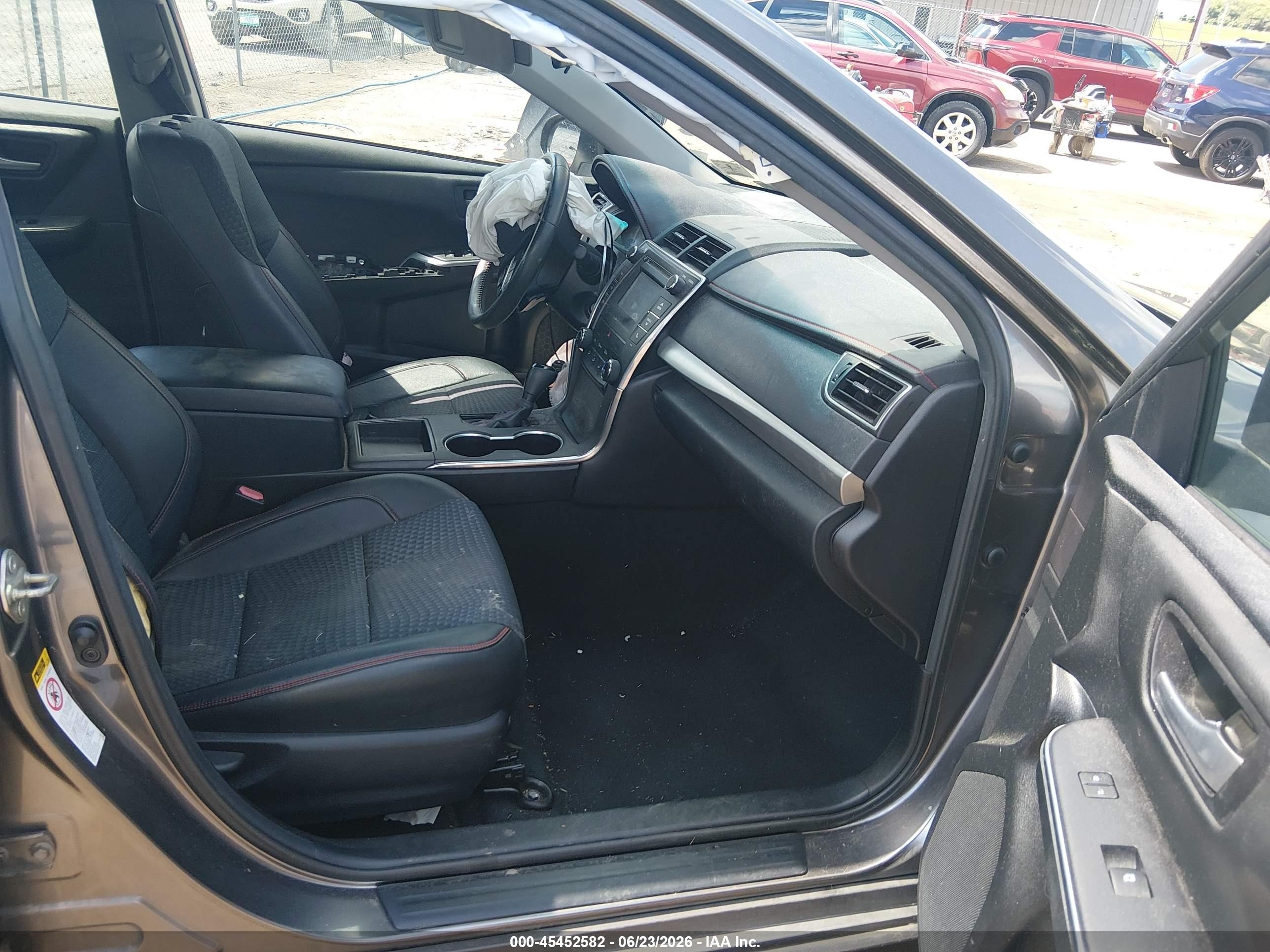 2015 Toyota Camry Se Серый vin: 4T1BF1FK6FU477681
