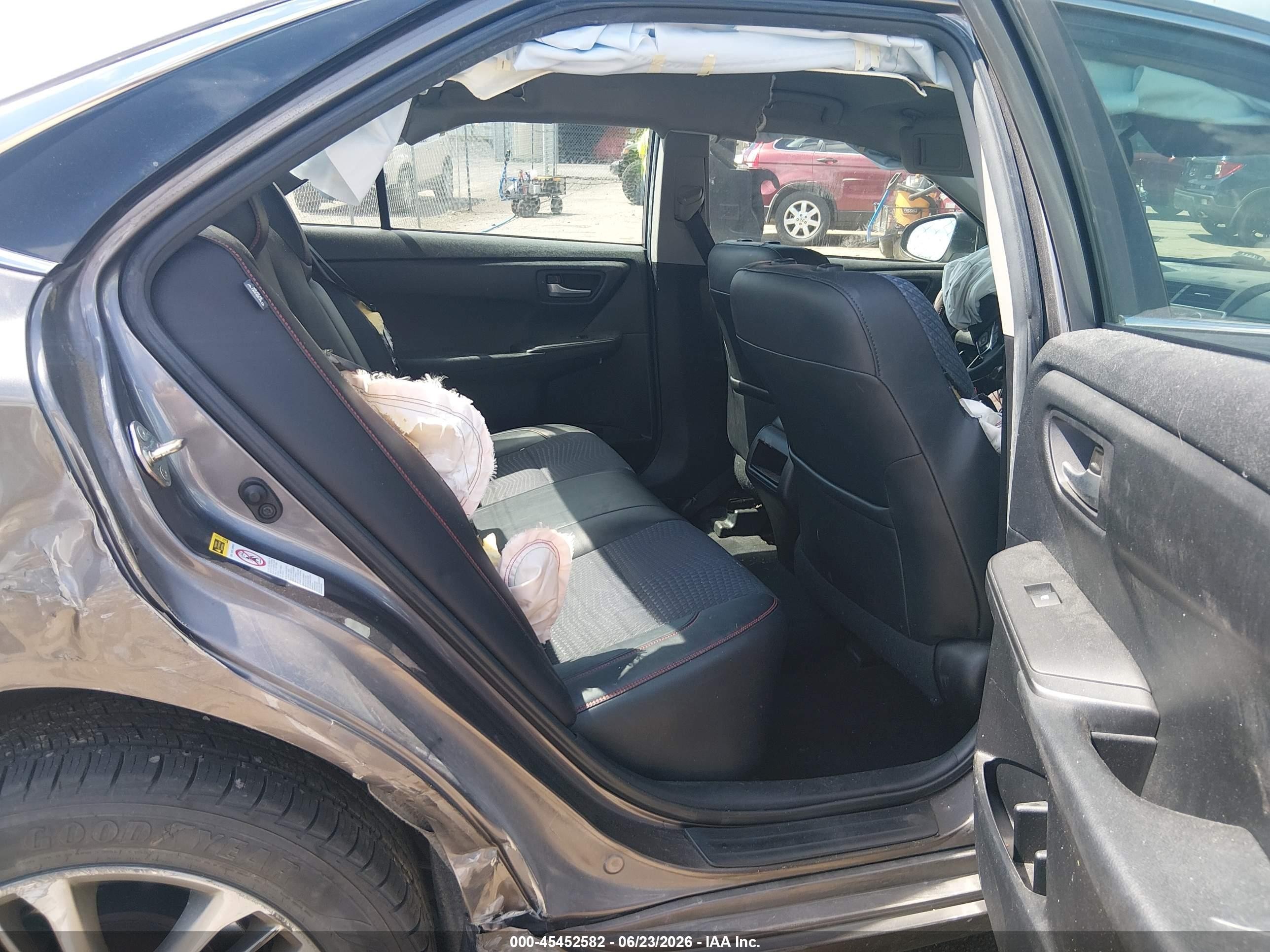 2015 Toyota Camry Se Серый vin: 4T1BF1FK6FU477681