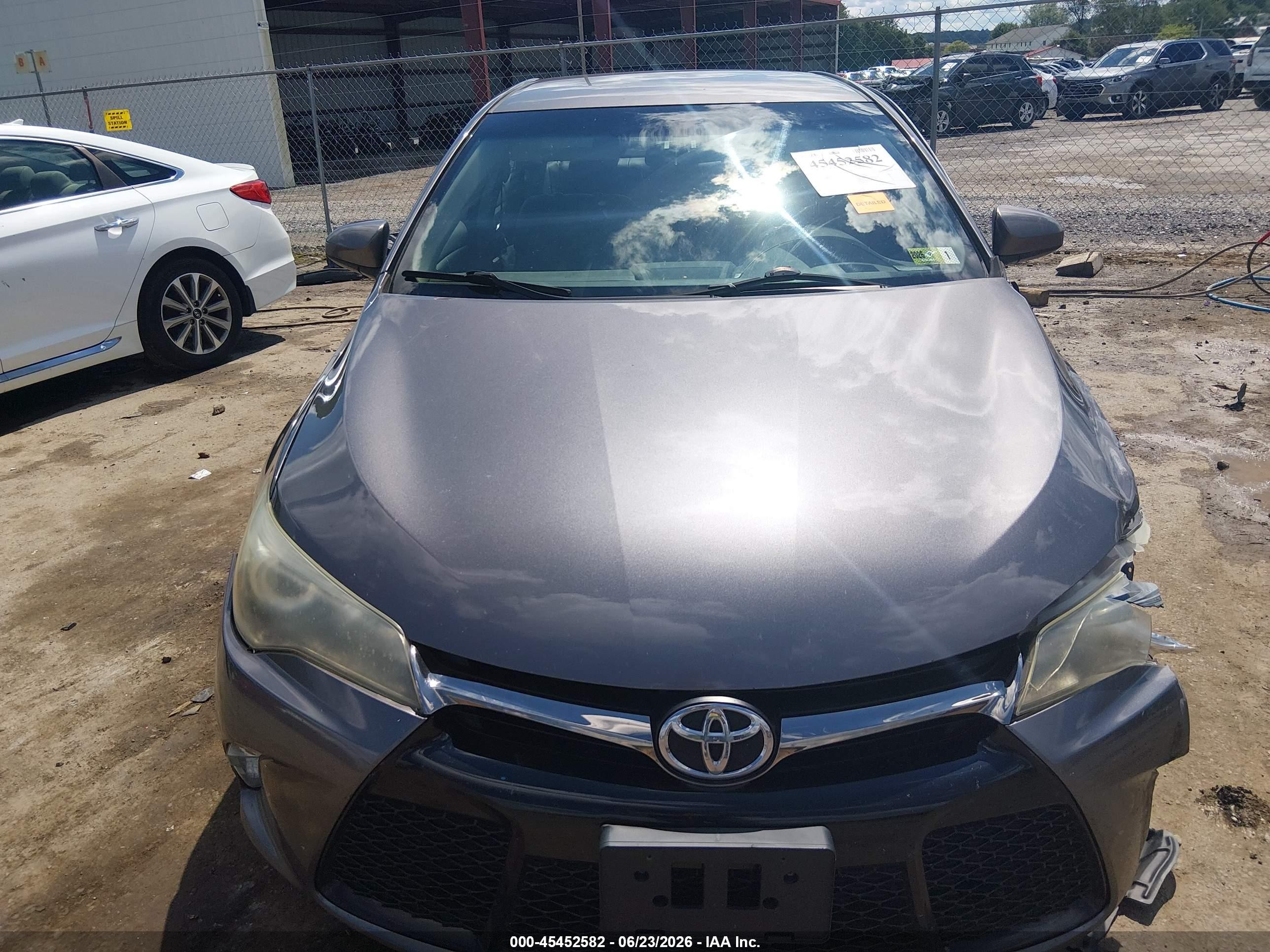 2015 Toyota Camry Se Серый vin: 4T1BF1FK6FU477681