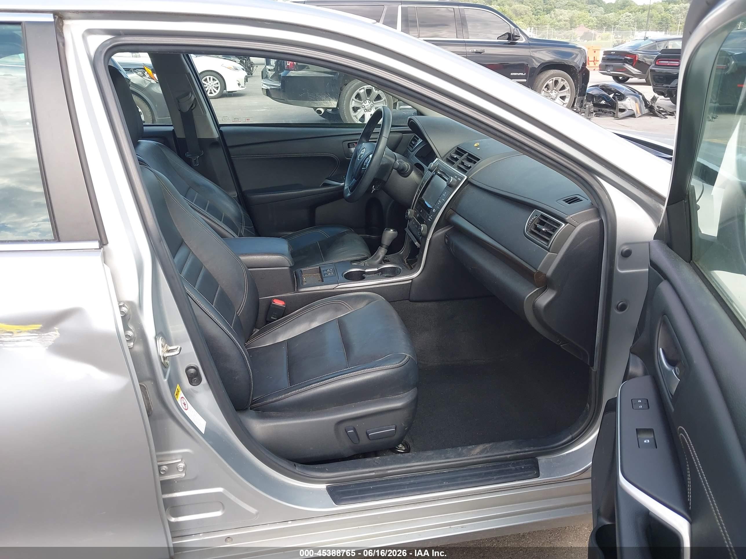 2015 Toyota Camry Xle Silver vin: 4T1BF1FK6FU883038