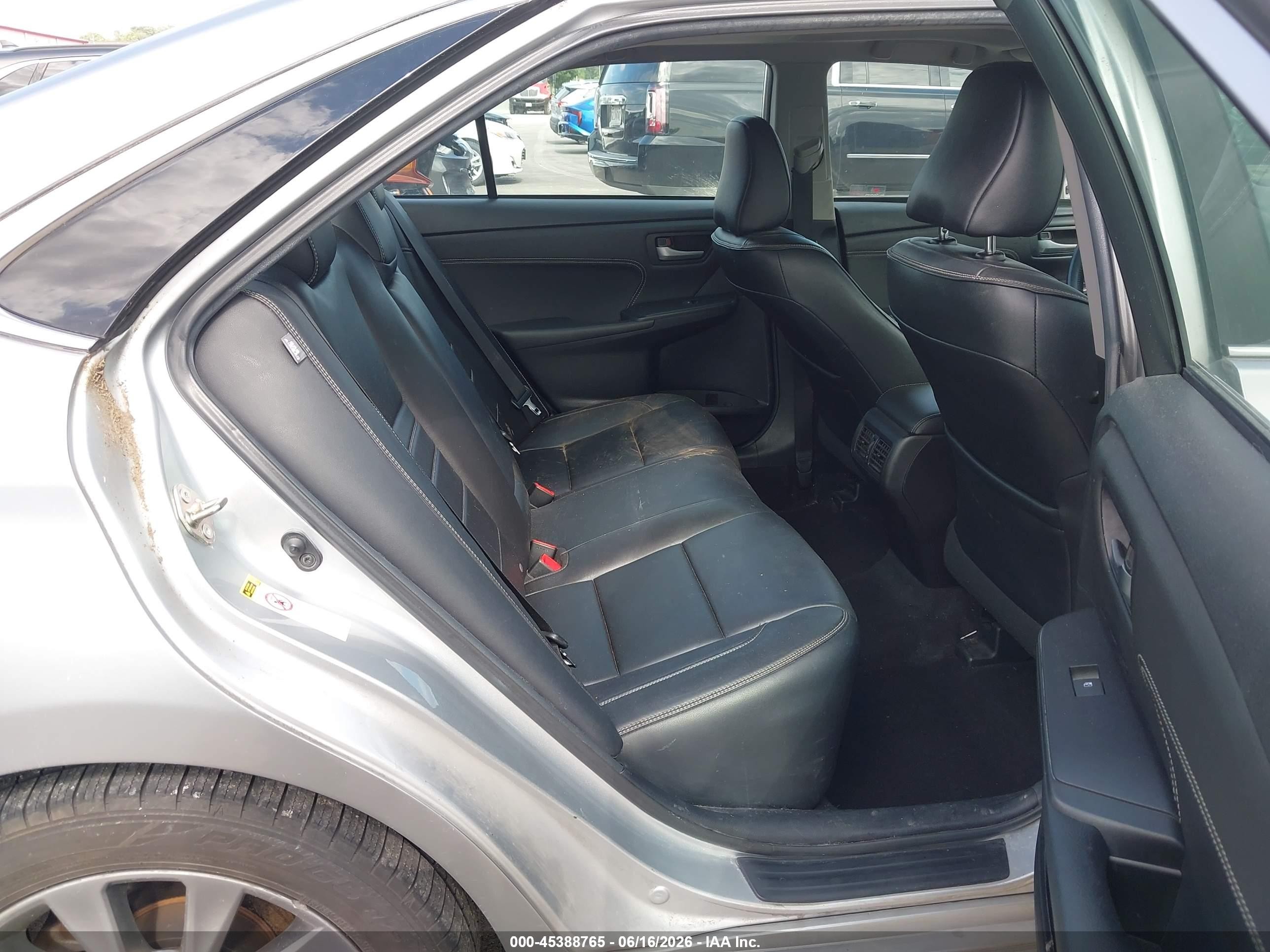 2015 Toyota Camry Xle Silver vin: 4T1BF1FK6FU883038