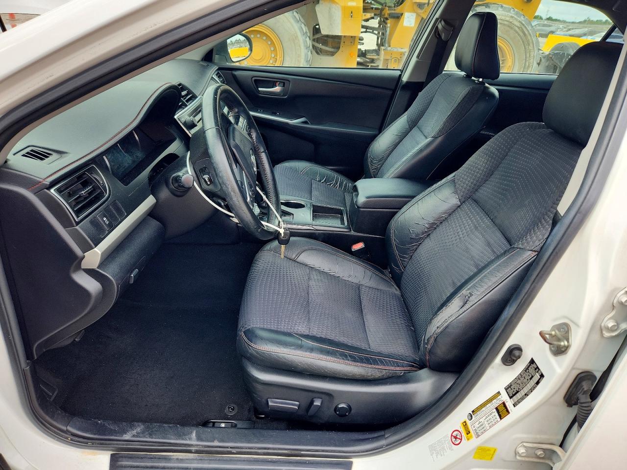 2015 Toyota Camry Se White vin: 4T1BF1FK6FU884562