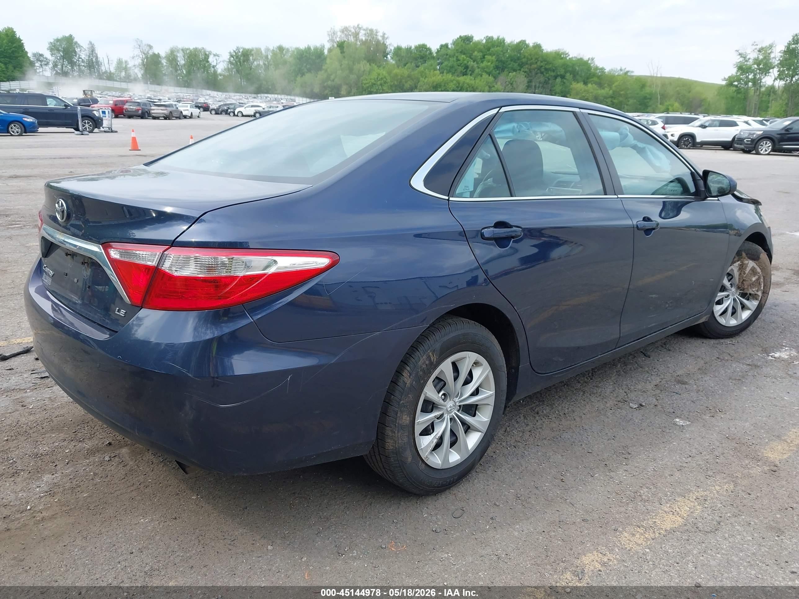 2015 Toyota Camry Le Navy vin: 4T1BF1FK6FU892175