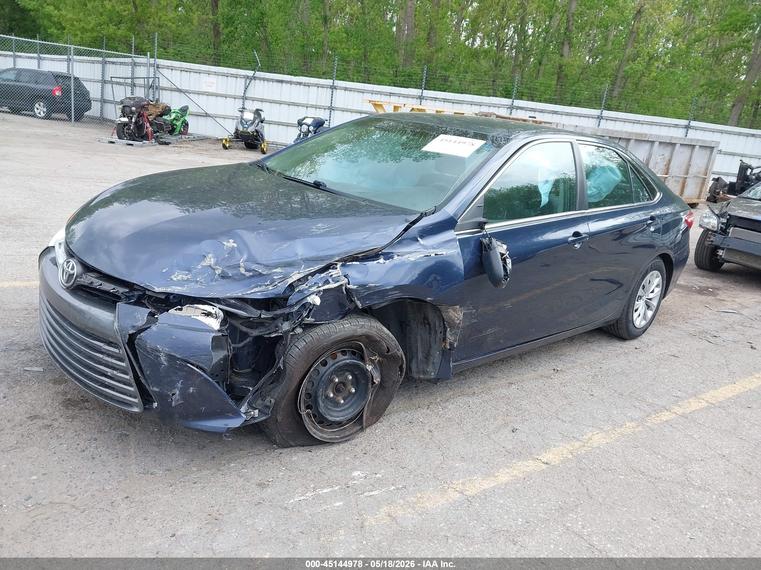 2015 Toyota Camry Le Navy vin: 4T1BF1FK6FU892175