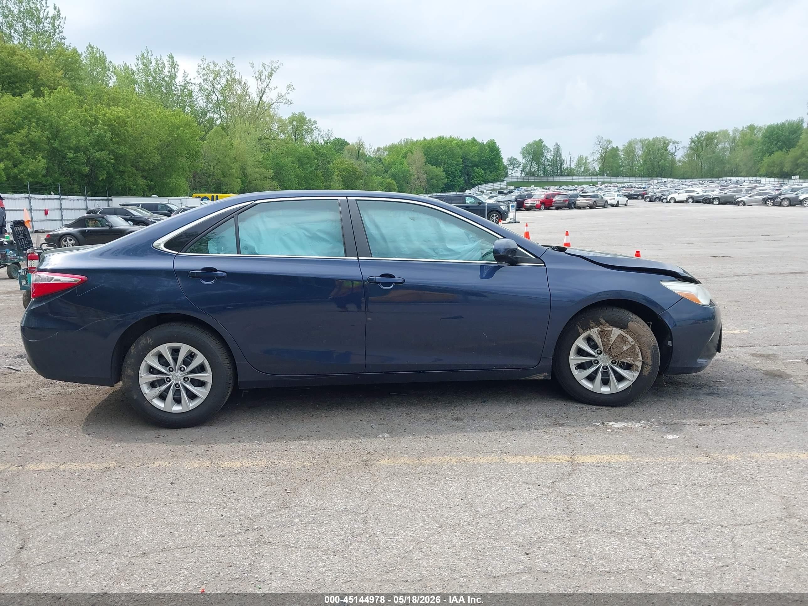 2015 Toyota Camry Le Navy vin: 4T1BF1FK6FU892175