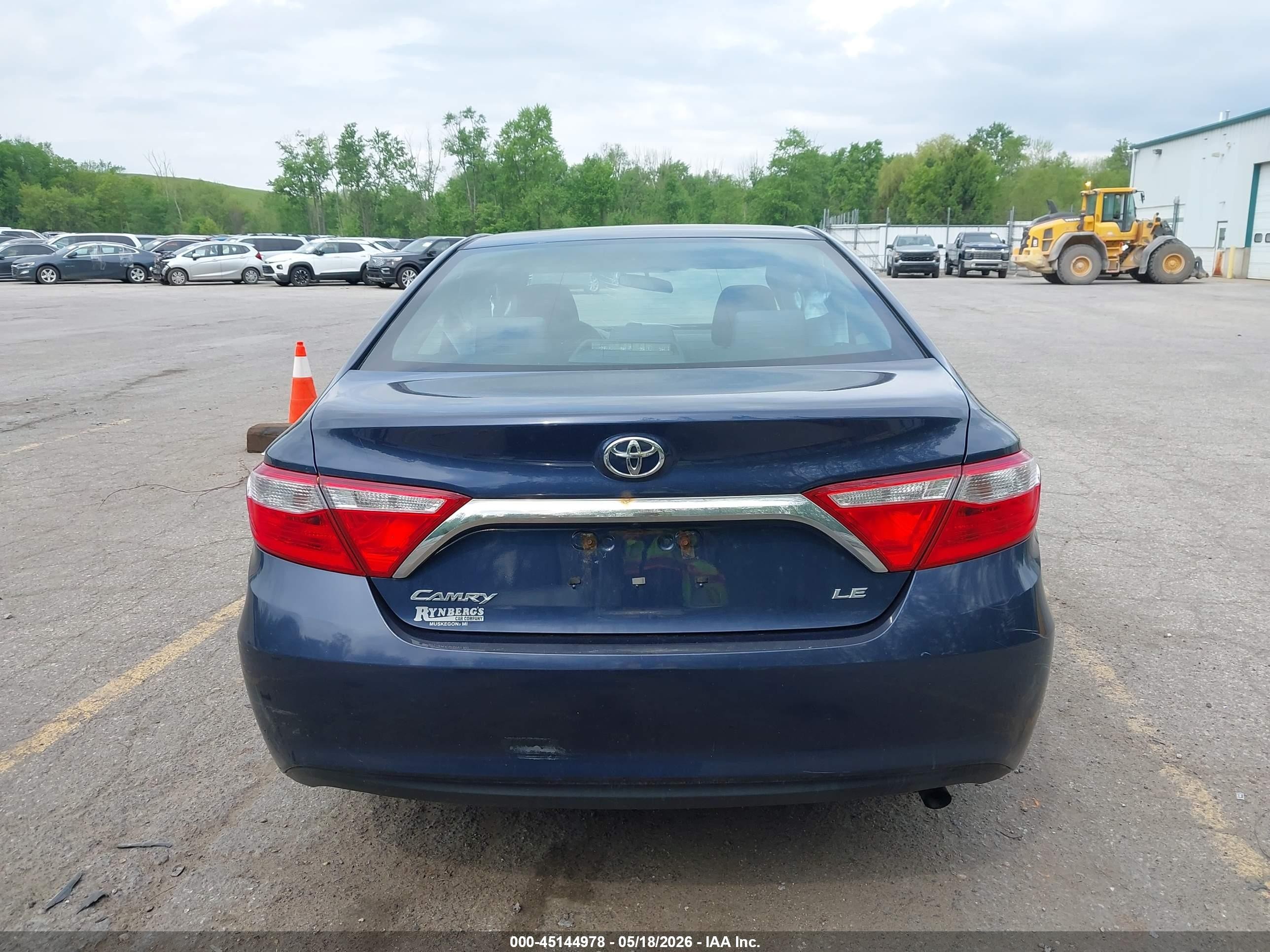 2015 Toyota Camry Le Navy vin: 4T1BF1FK6FU892175