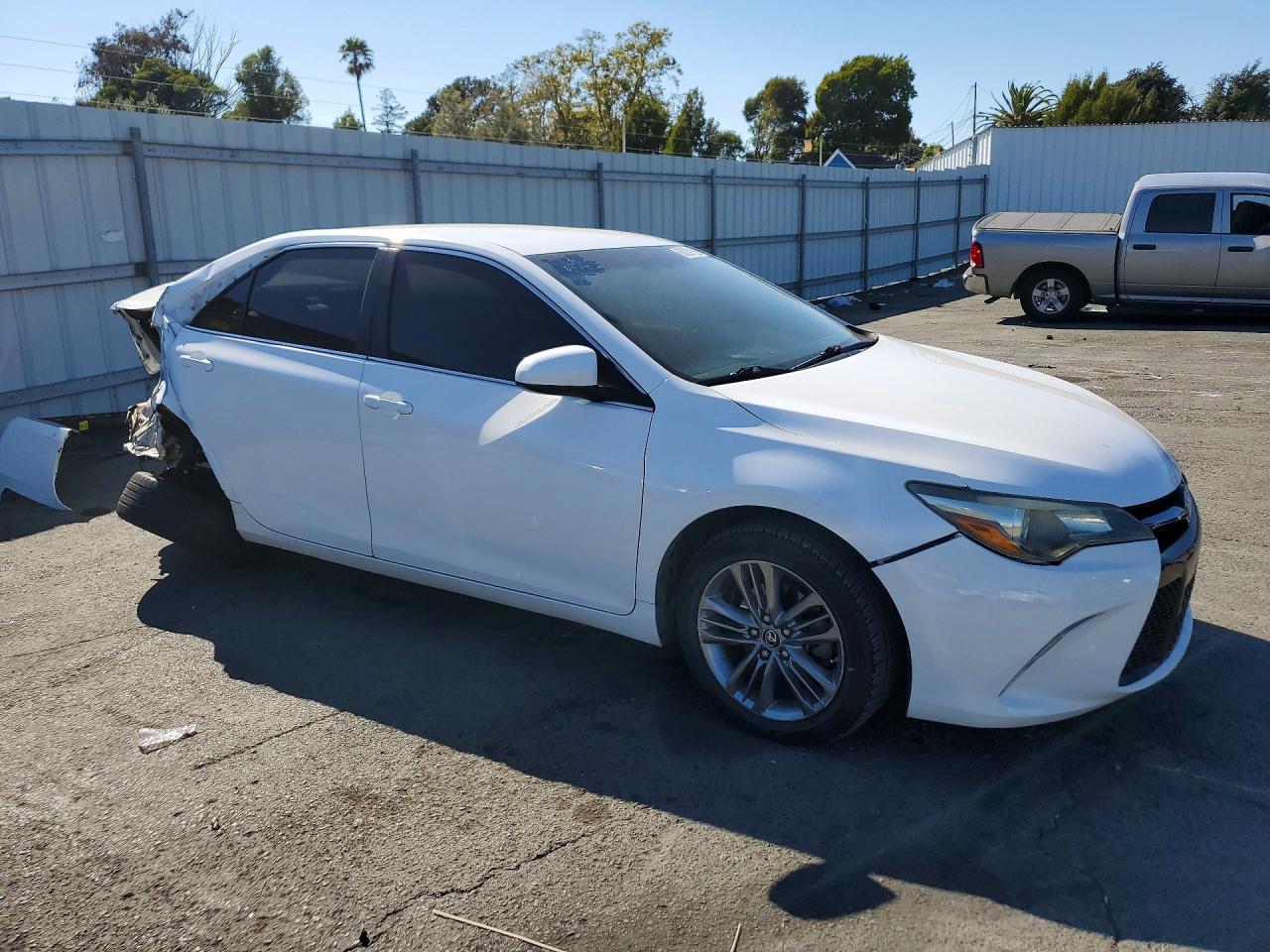 2015 Toyota Camry Se White vin: 4T1BF1FK6FU905880