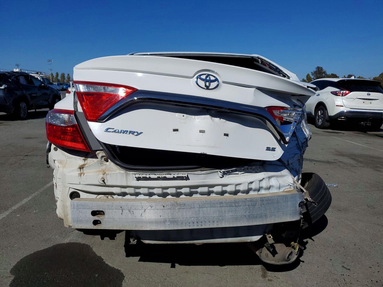 2015 Toyota Camry Se White vin: 4T1BF1FK6FU905880