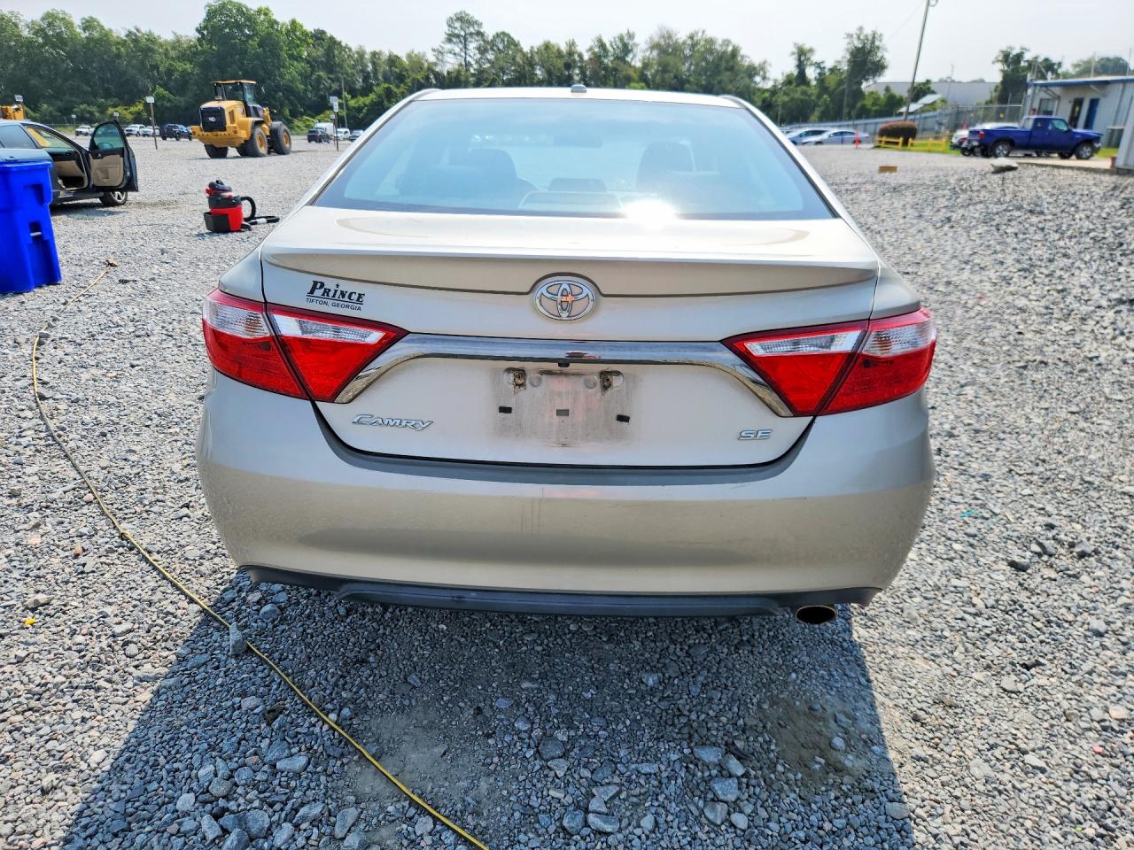 2015 Toyota Camry Se Tan vin: 4T1BF1FK6FU910237