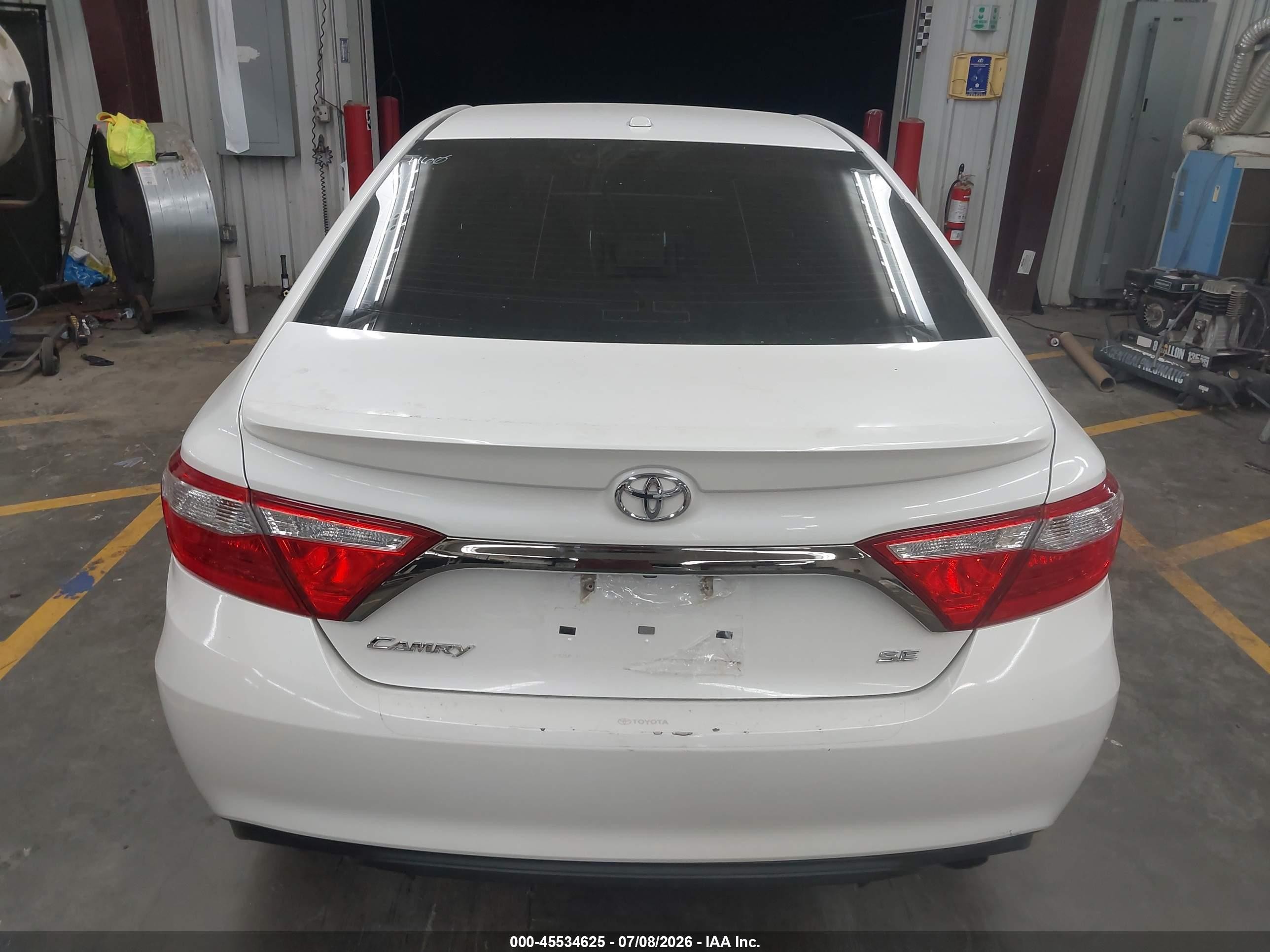 2015 Toyota Camry Se White vin: 4T1BF1FK6FU945117
