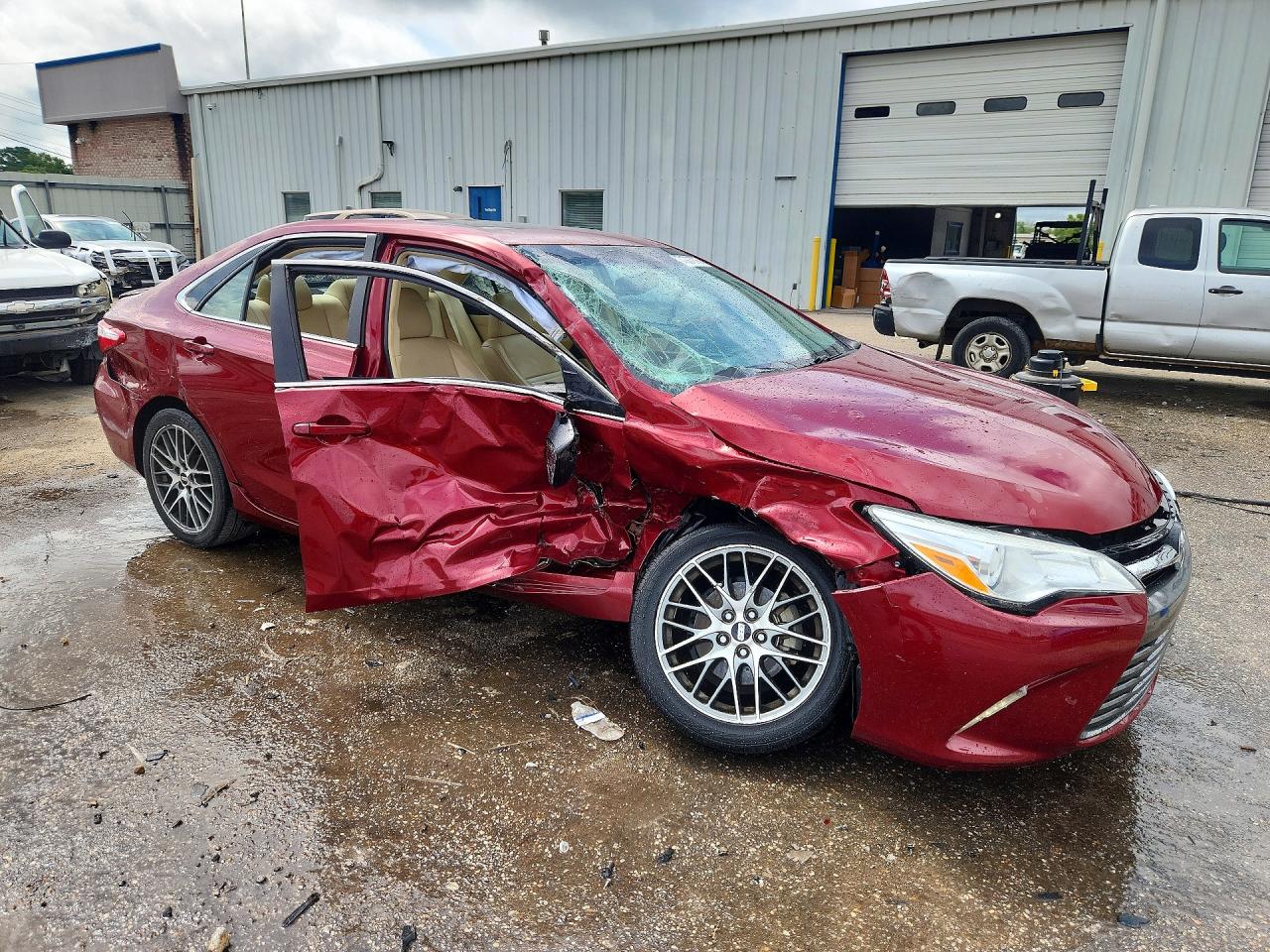 2015 Toyota Camry Xle Burgundy vin: 4T1BF1FK6FU948440