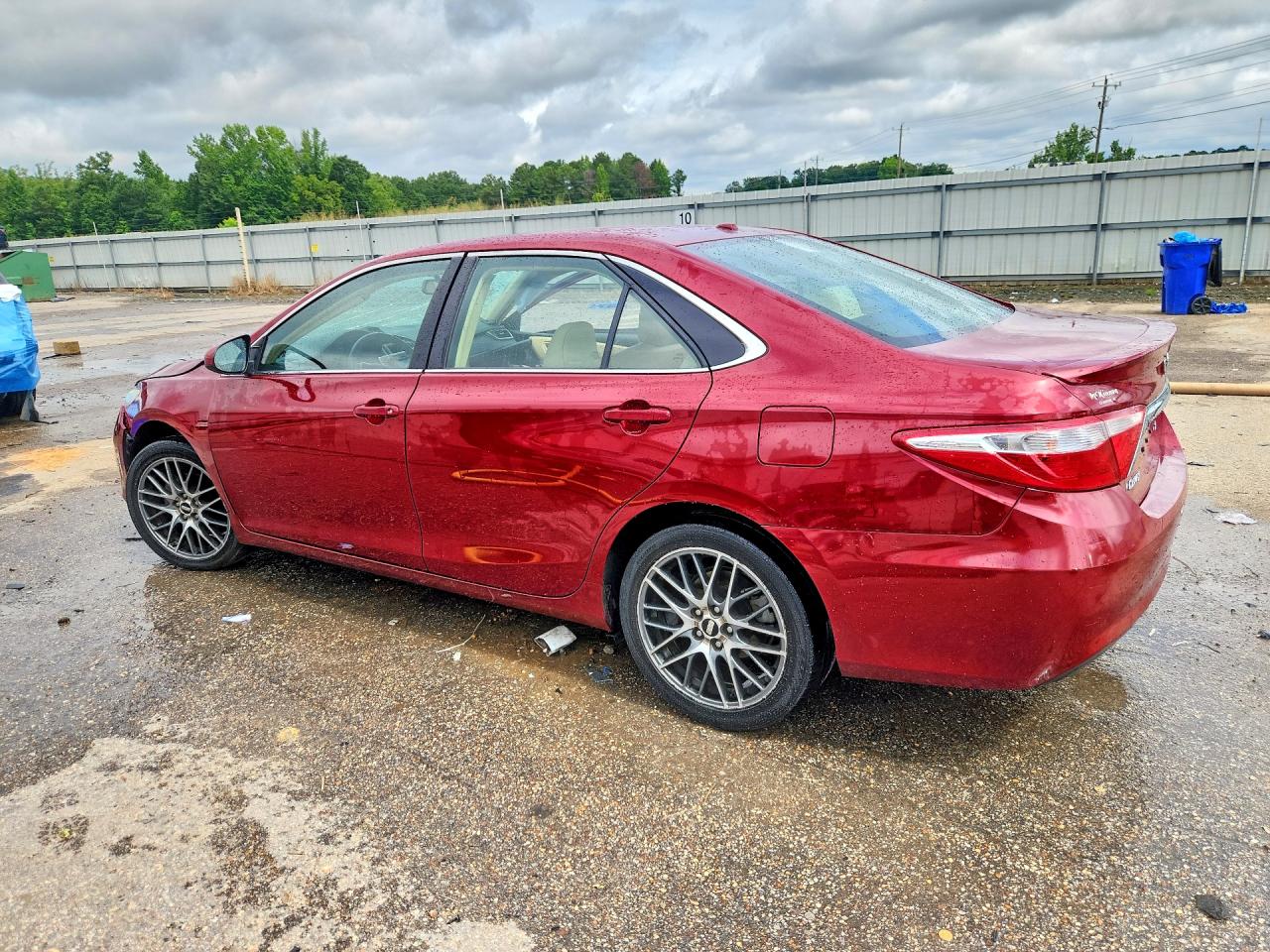 2015 Toyota Camry Xle Burgundy vin: 4T1BF1FK6FU948440