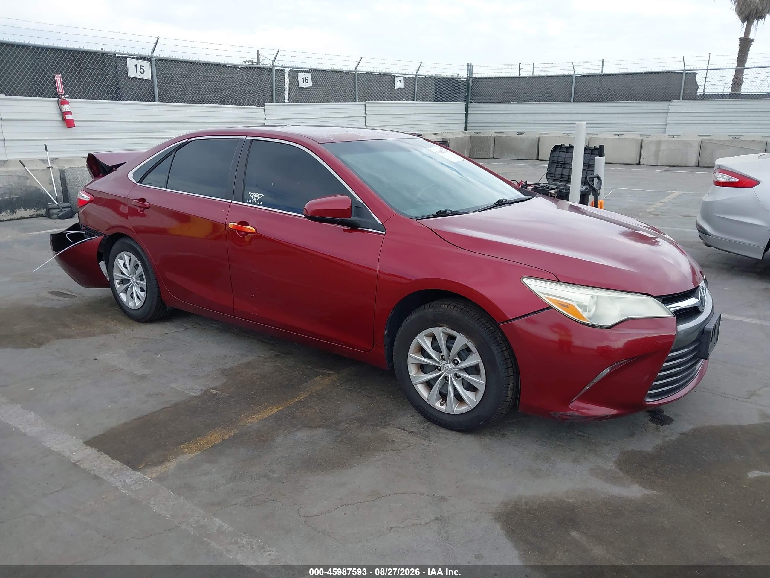 2016 Toyota Camry Le Красный vin: 4T1BF1FK6GU555250
