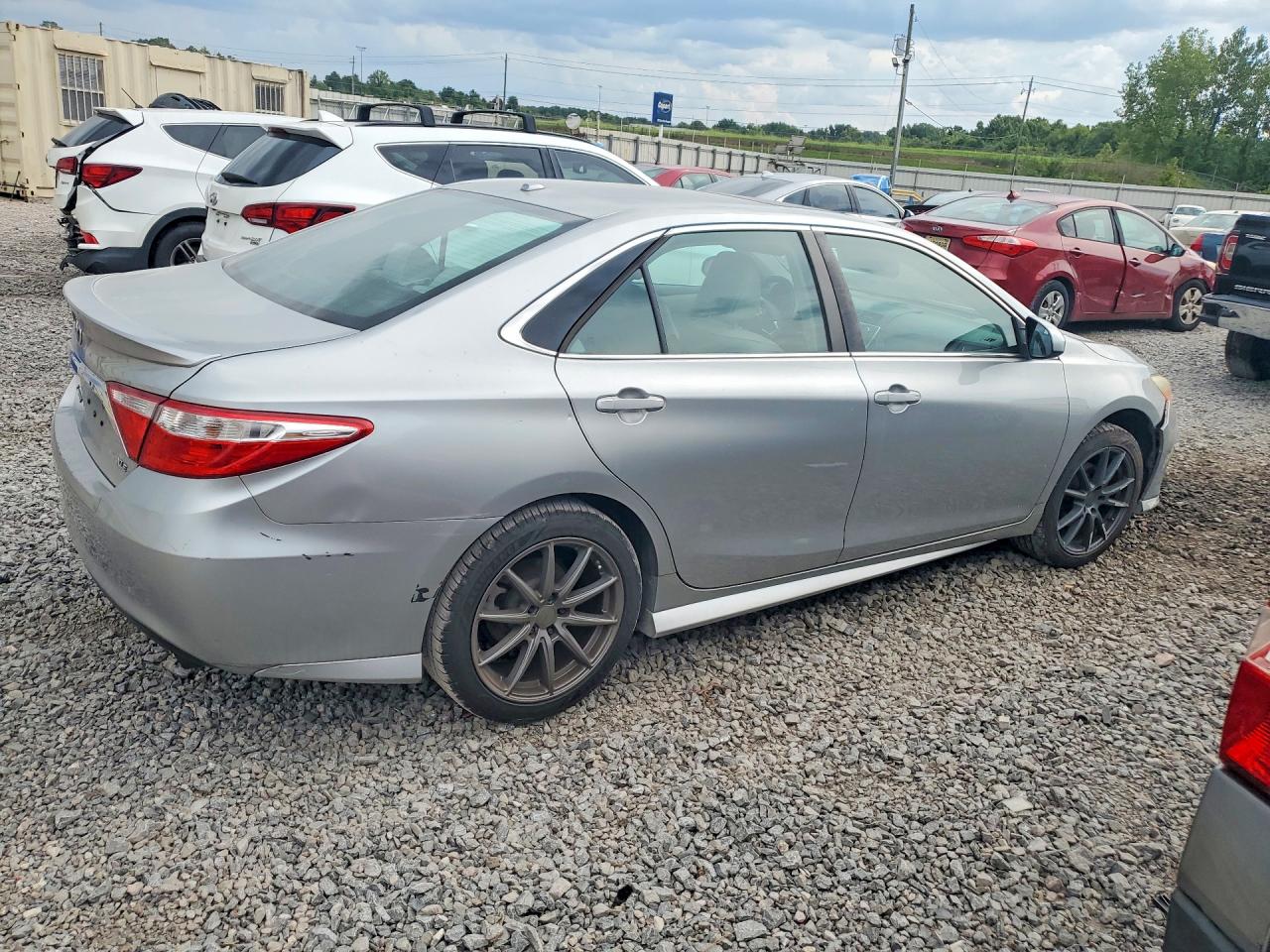 2016 Toyota Camry Xle Silver vin: 4T1BF1FK6GU602051