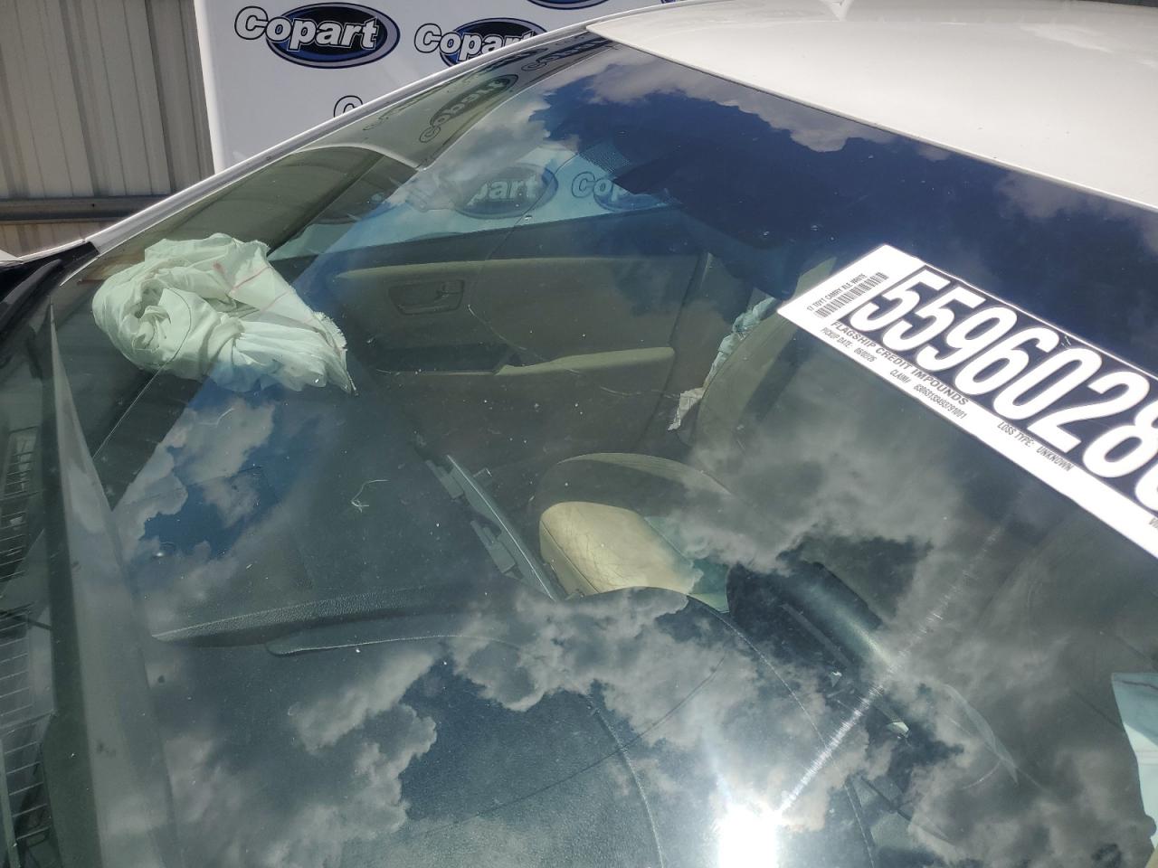 2017 Toyota Camry Xle Белый vin: 4T1BF1FK6HU323717 Damage: Windshield, Broken, Replacement Required