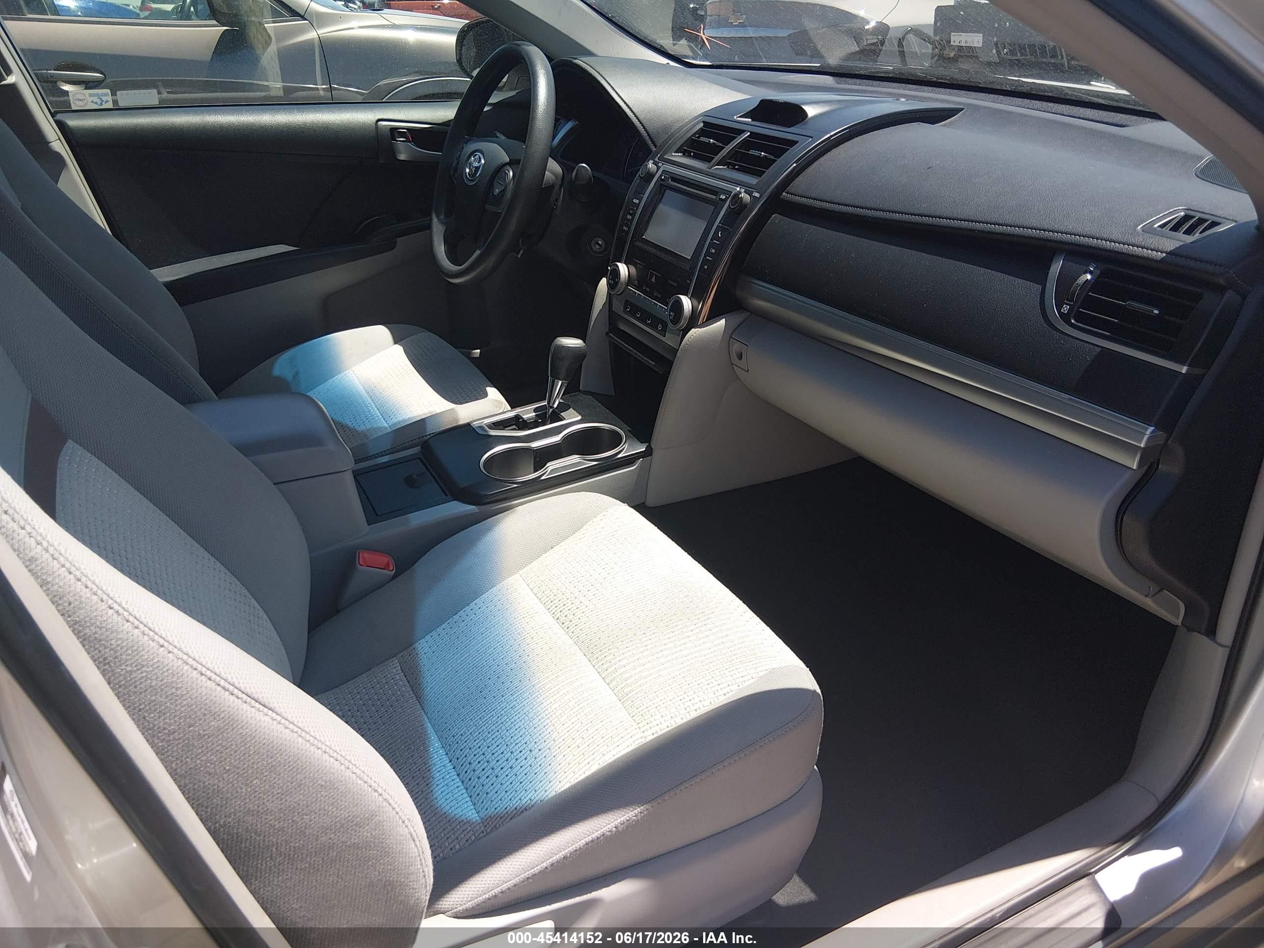 2012 Toyota Camry Le Silver vin: 4T1BF1FK7CU011981