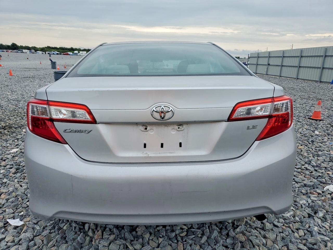 2012 Toyota Camry Le Серебряный vin: 4T1BF1FK7CU028361
